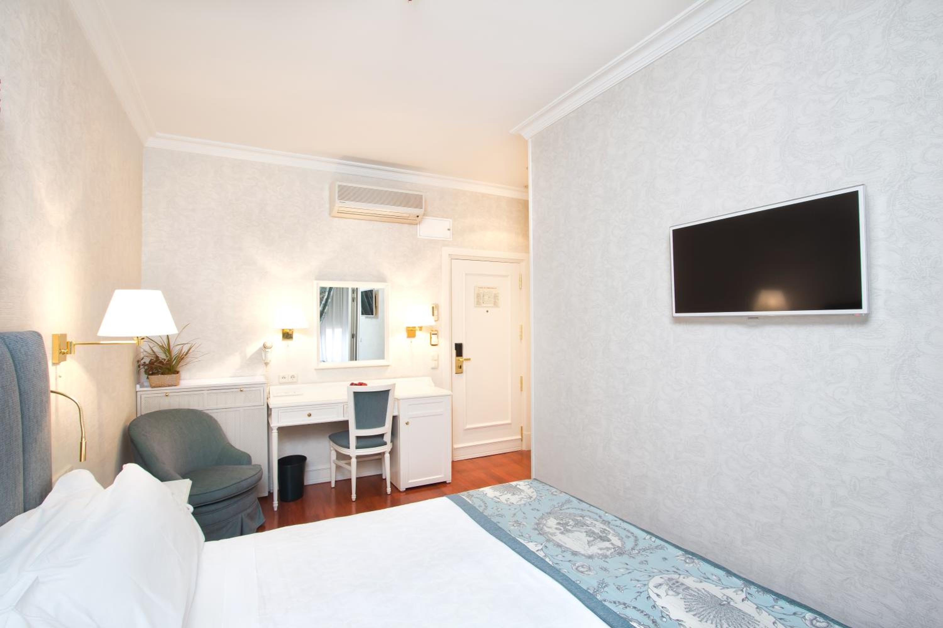 Double or Twin Room photo 2