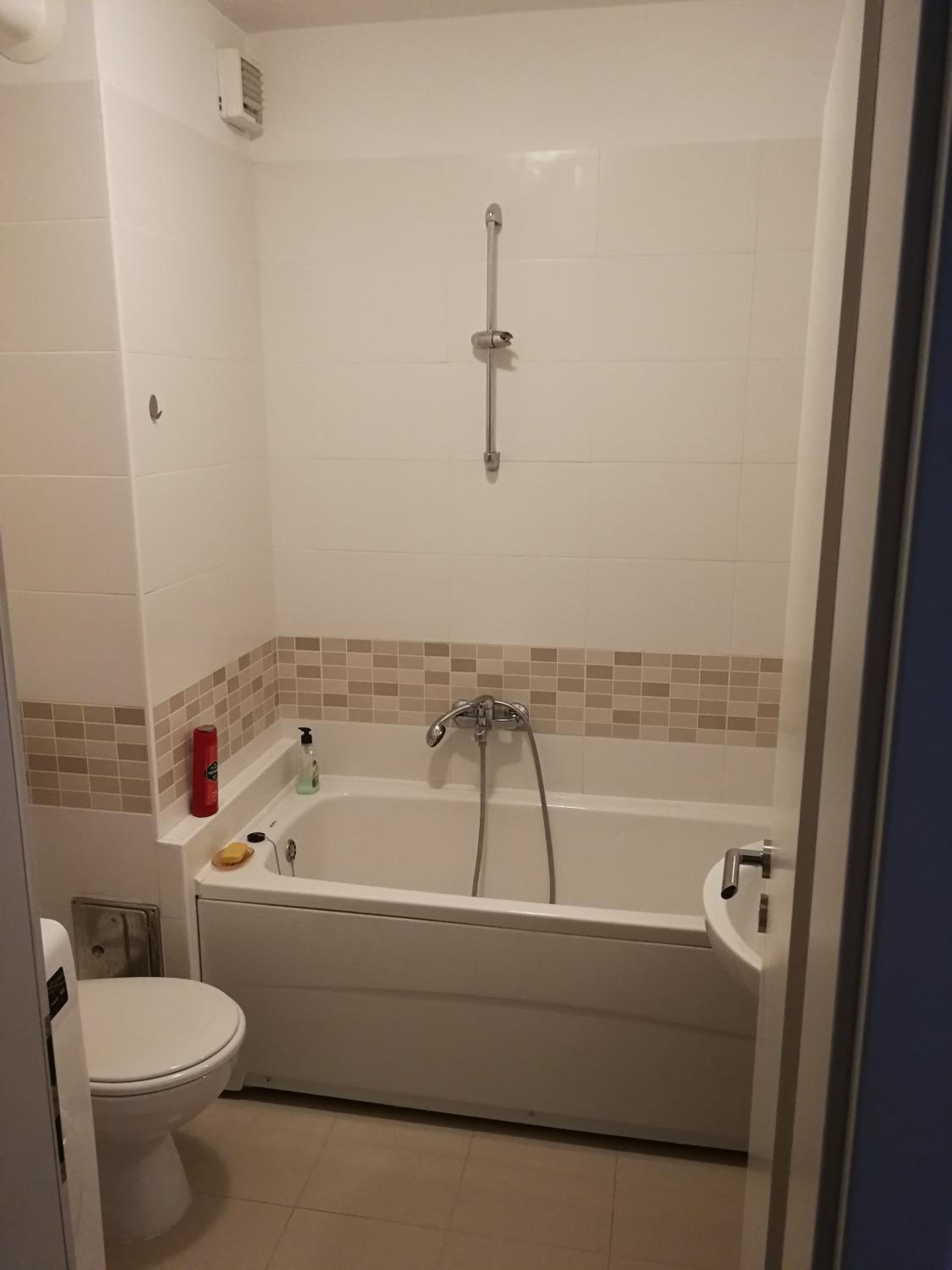 Studio - Photo 3
