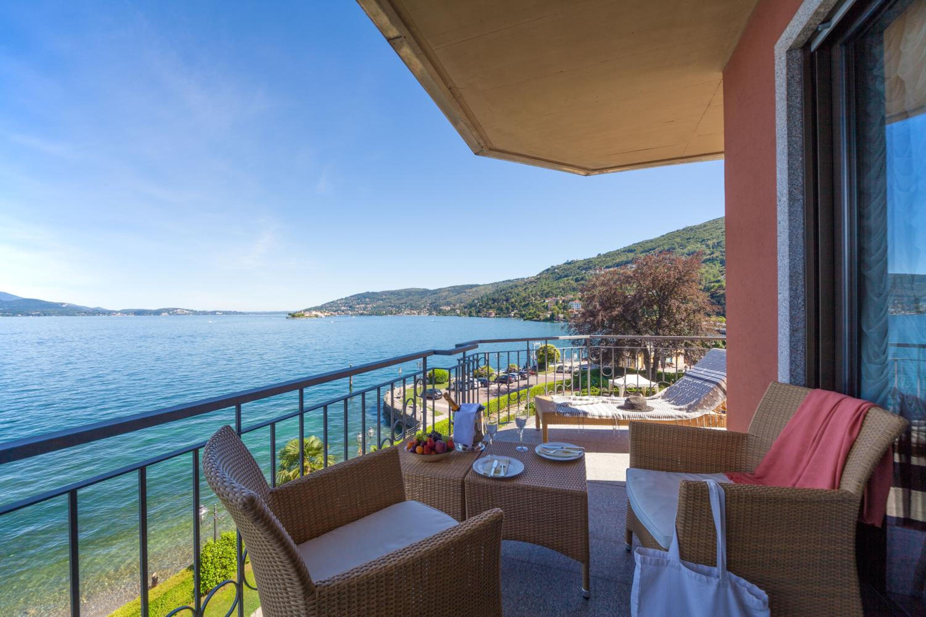 Junior Suite with Lake View - Photo 16