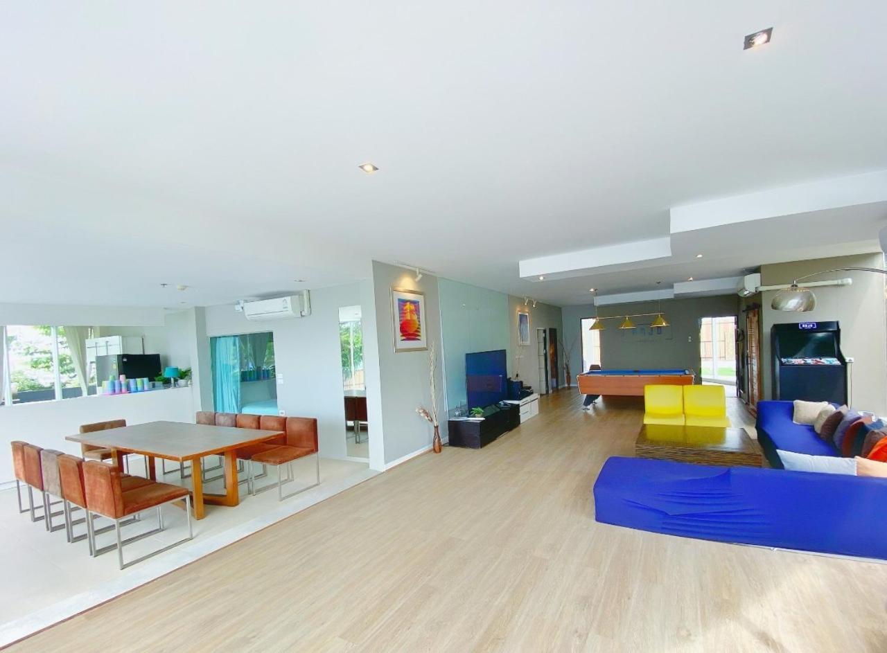 Twelve-Bedroom Villa with Private Pool - Photo 28
