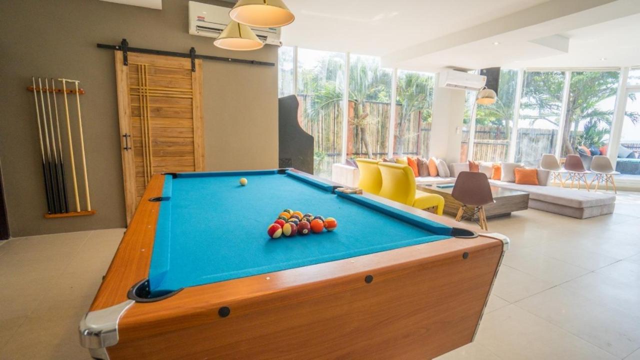 Twelve-Bedroom Villa with Private Pool - Photo 29
