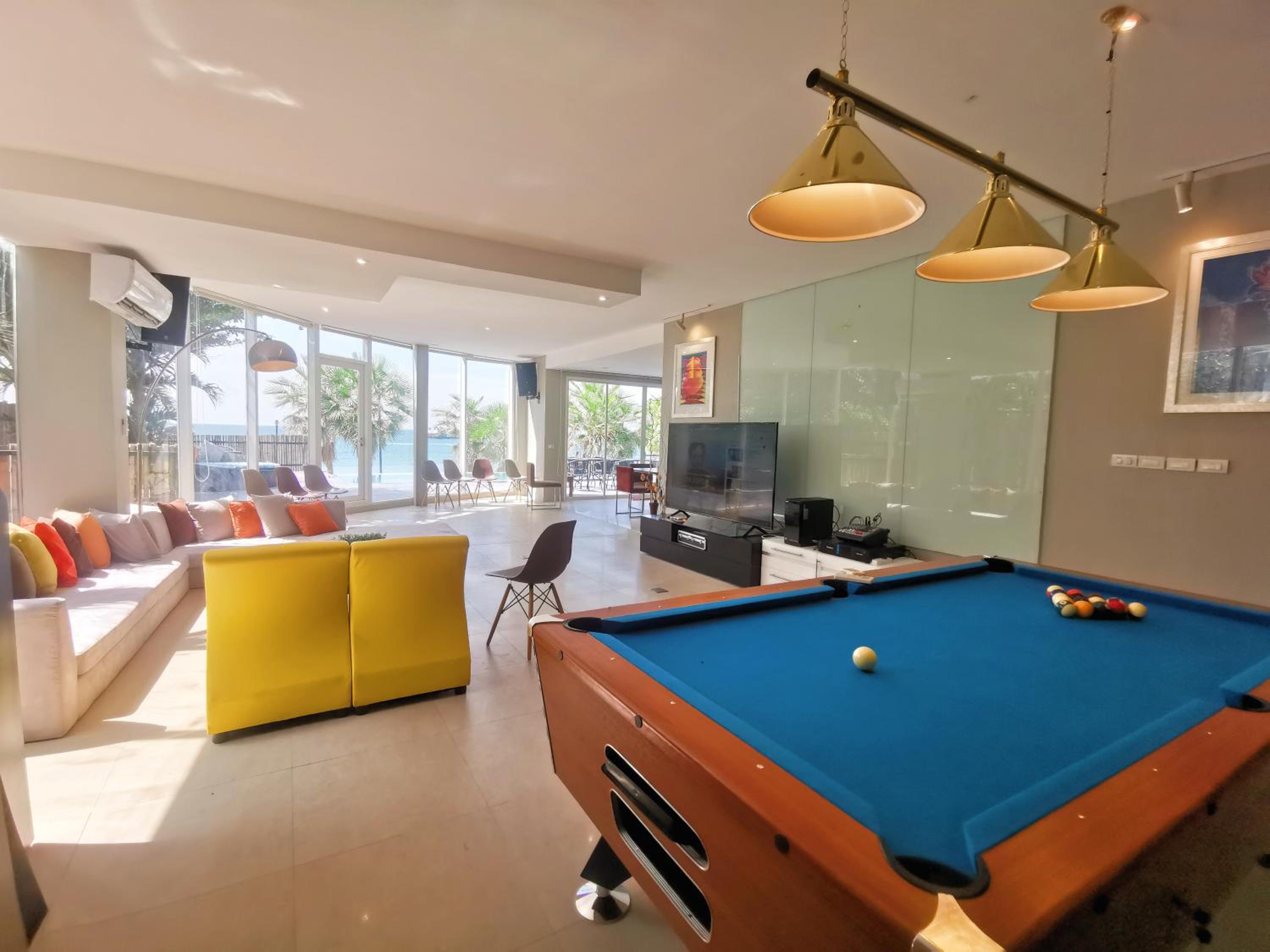 Twelve-Bedroom Villa with Private Pool - Photo 22
