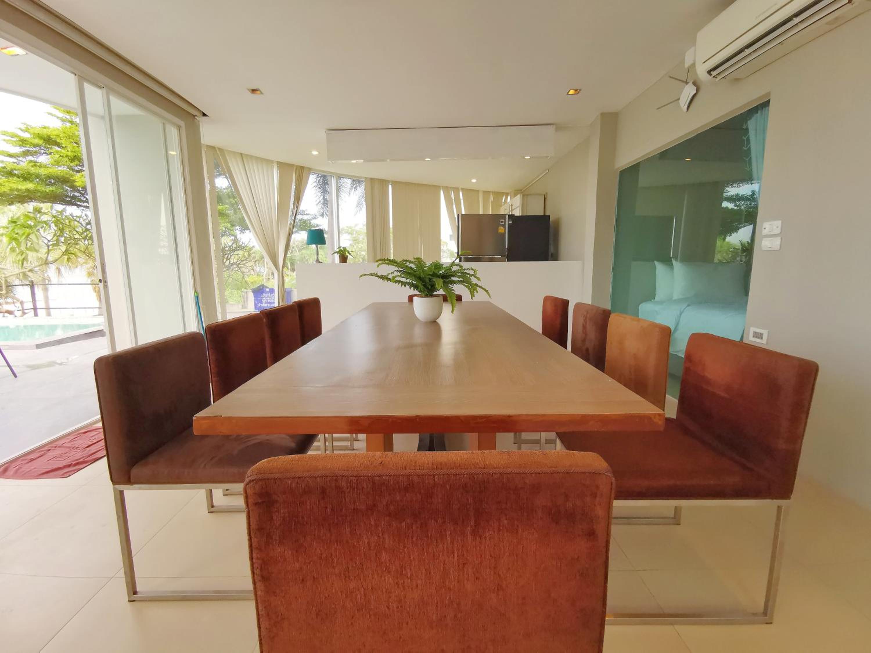 Twelve-Bedroom Villa with Private Pool - Photo 24