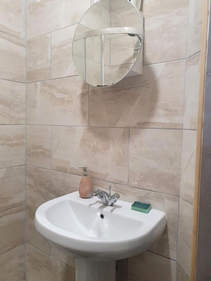 Double Room with Private Bathroom photo 3