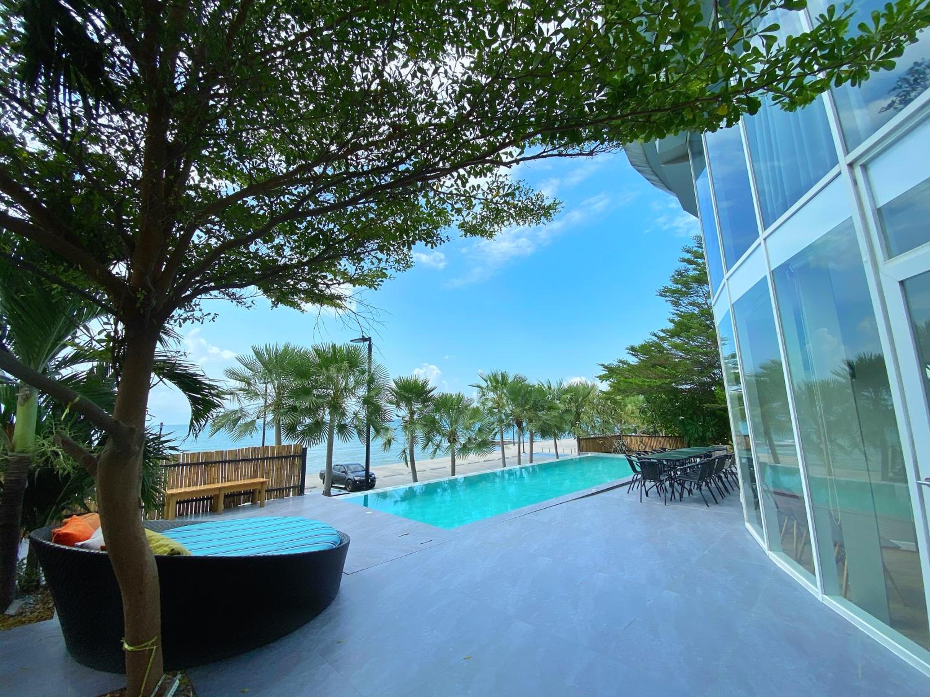 Twelve-Bedroom Villa with Private Pool - Photo 3
