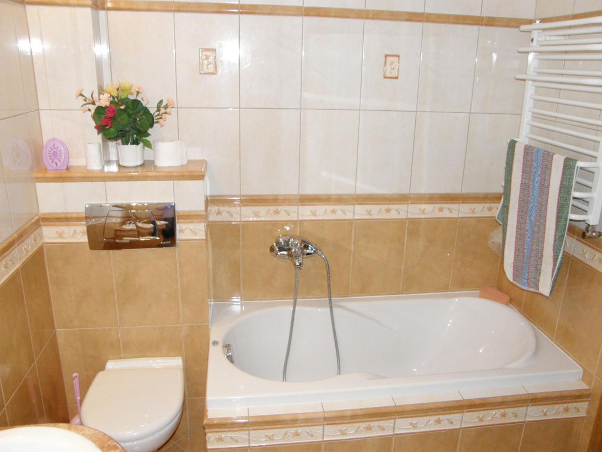 Two-Bedroom Apartment with Balcony photo 2
