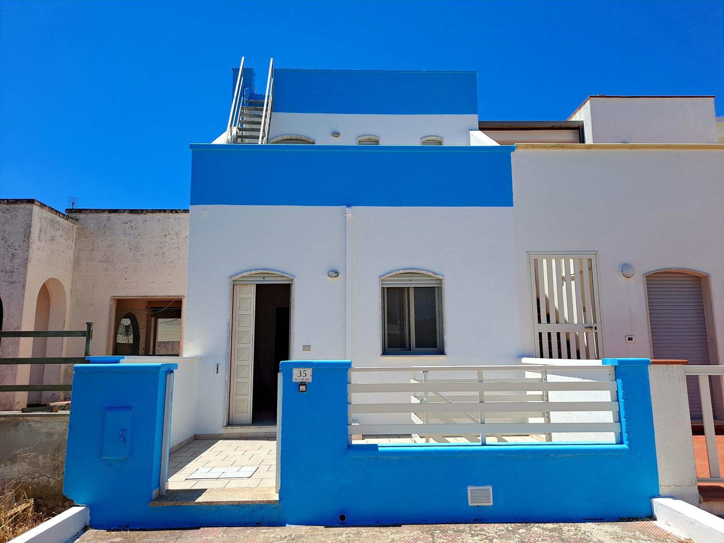 Two-Bedroom House photo 3