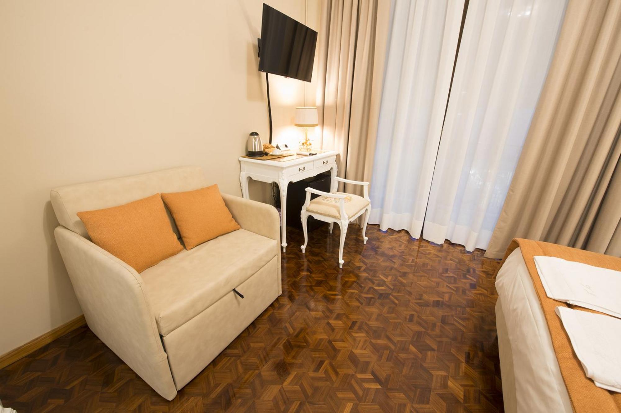 Double Room with Balcony photo 1