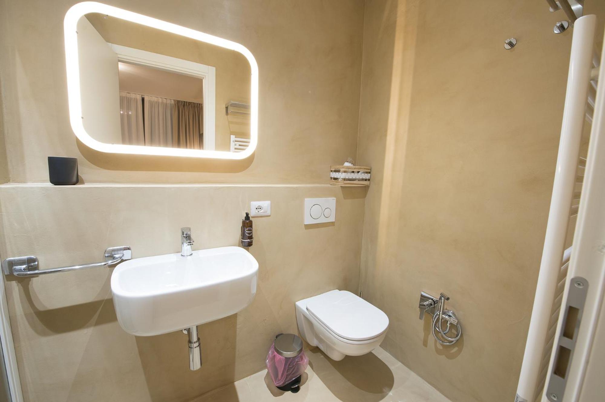 Double Room with Balcony photo 3