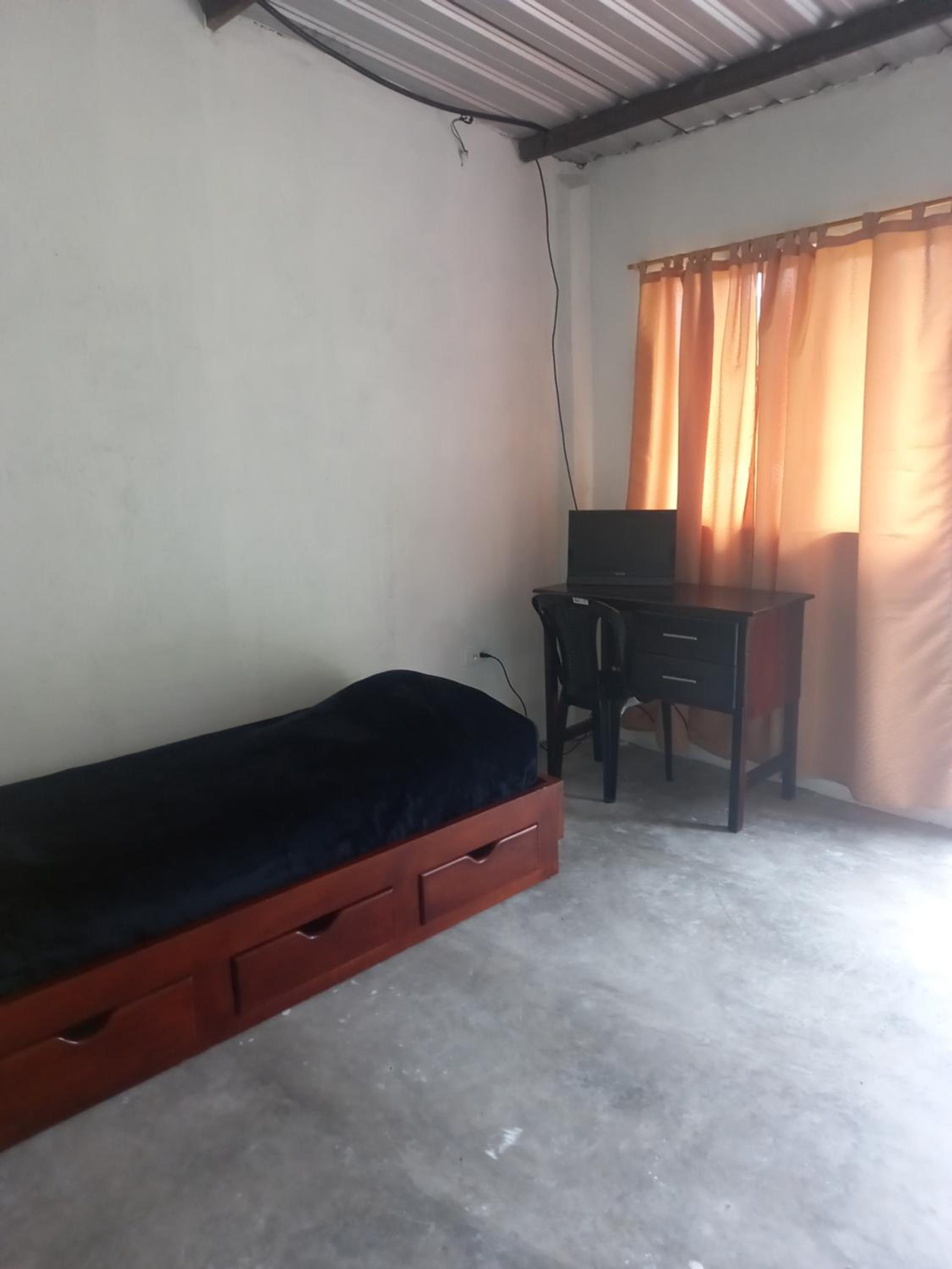 Basic Triple Room with Shared Bathroom photo 3