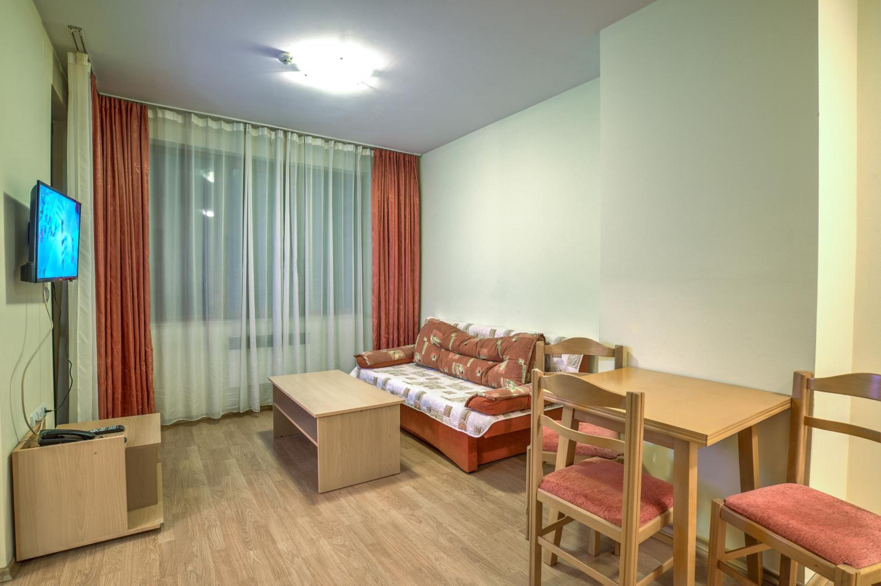 Studio Apartment - Photo 21