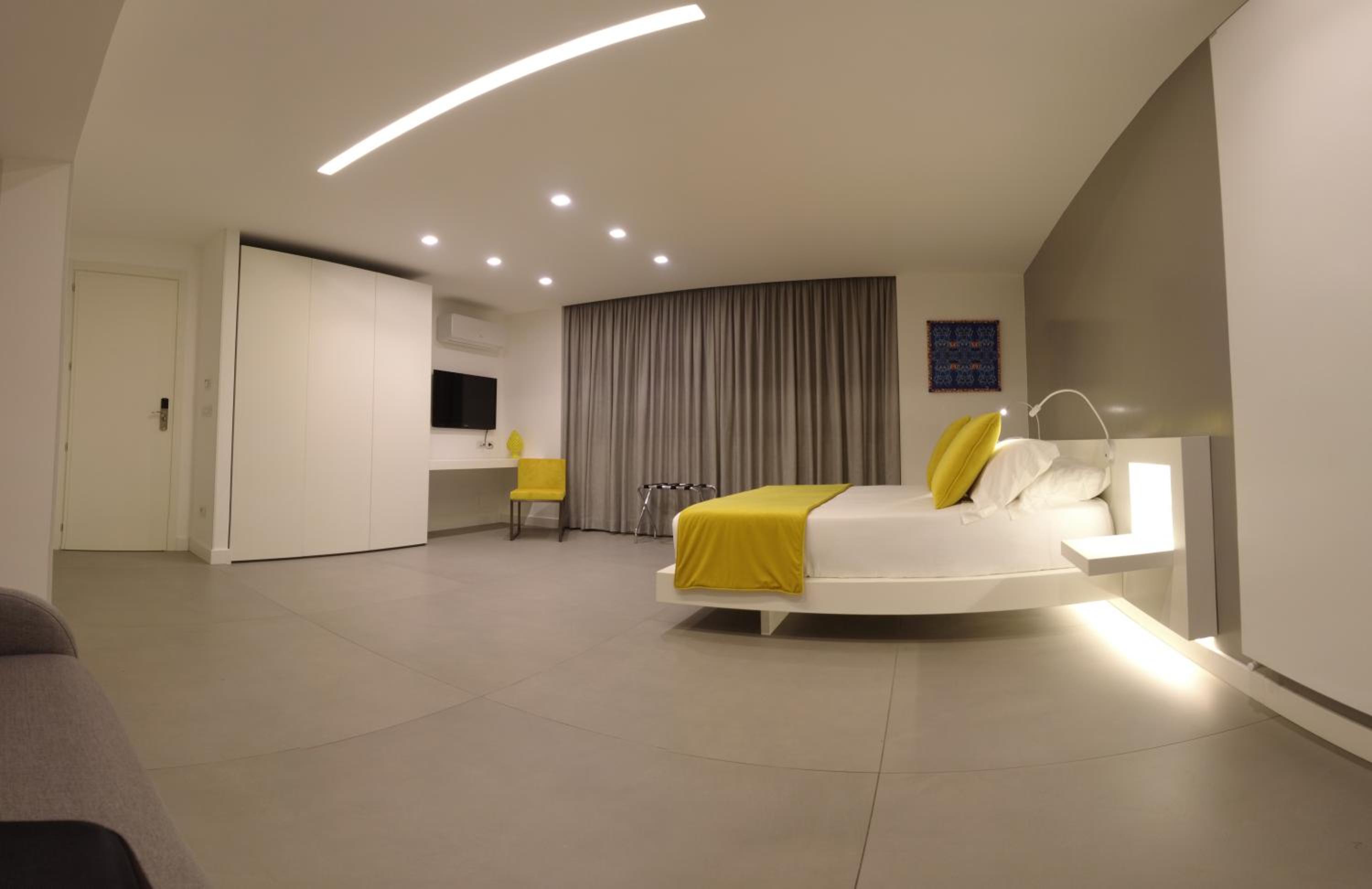 Deluxe Double Room photo 3