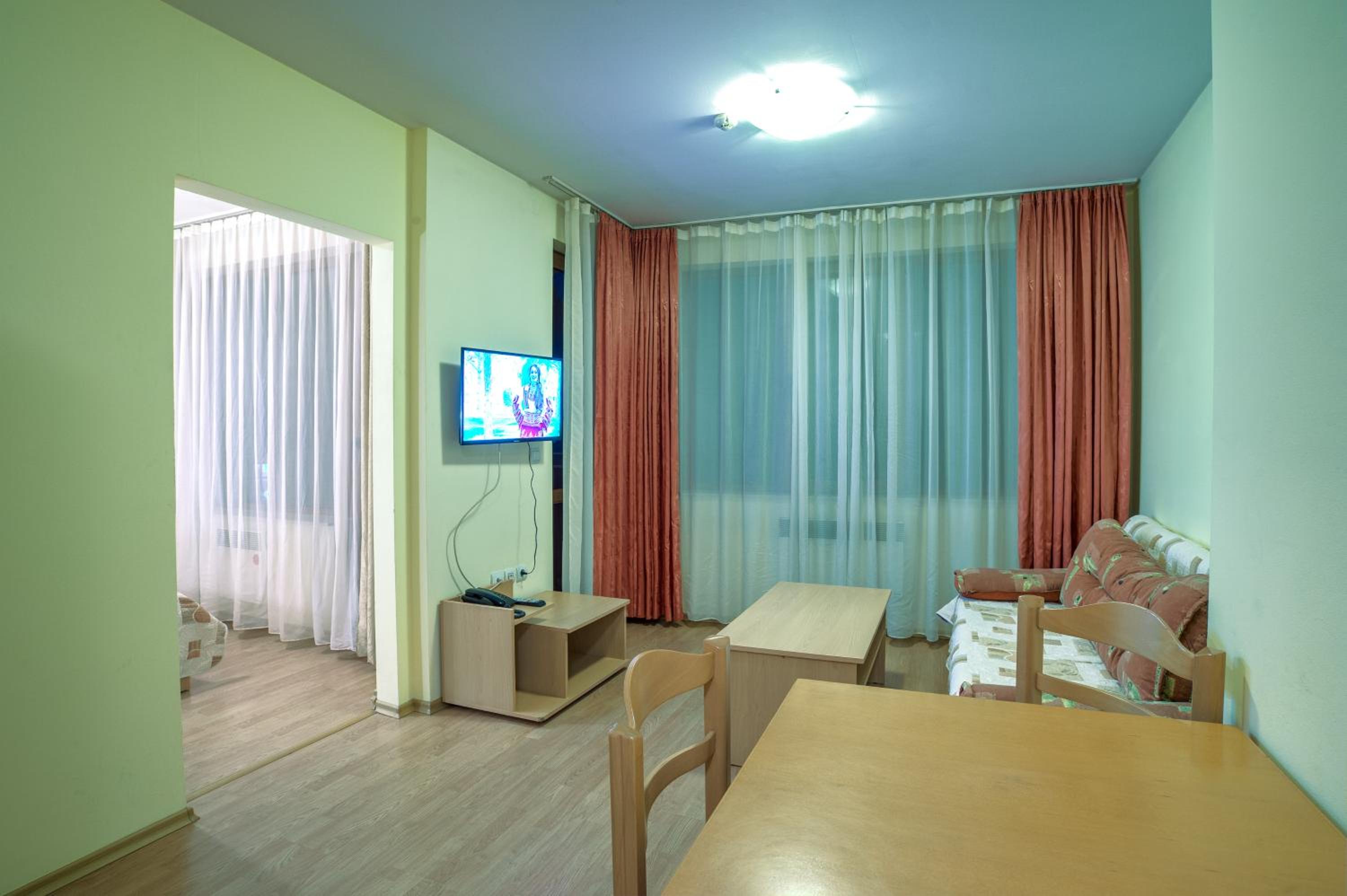 Studio Apartment - Photo 6