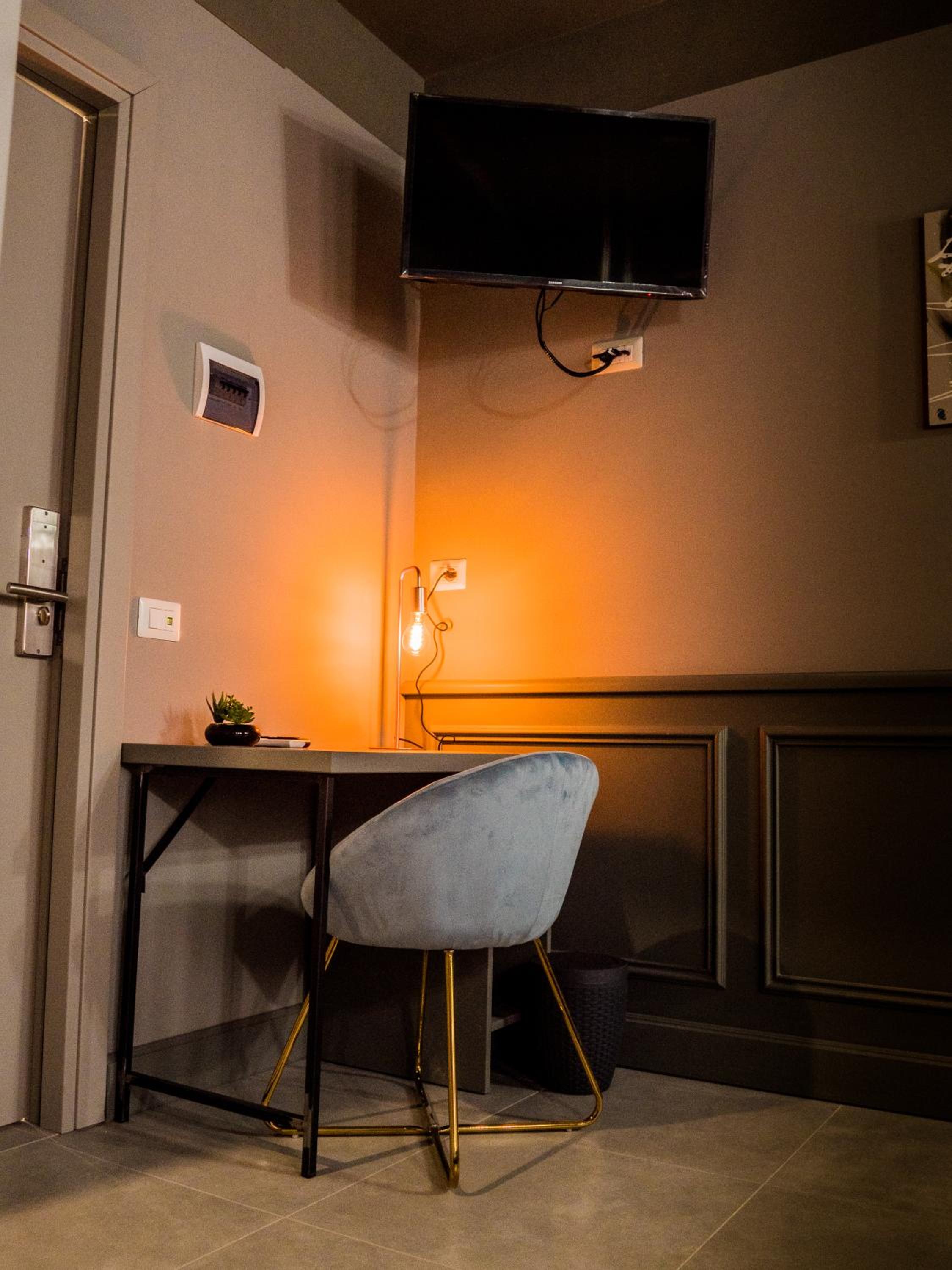 Deluxe Room - Photo 6