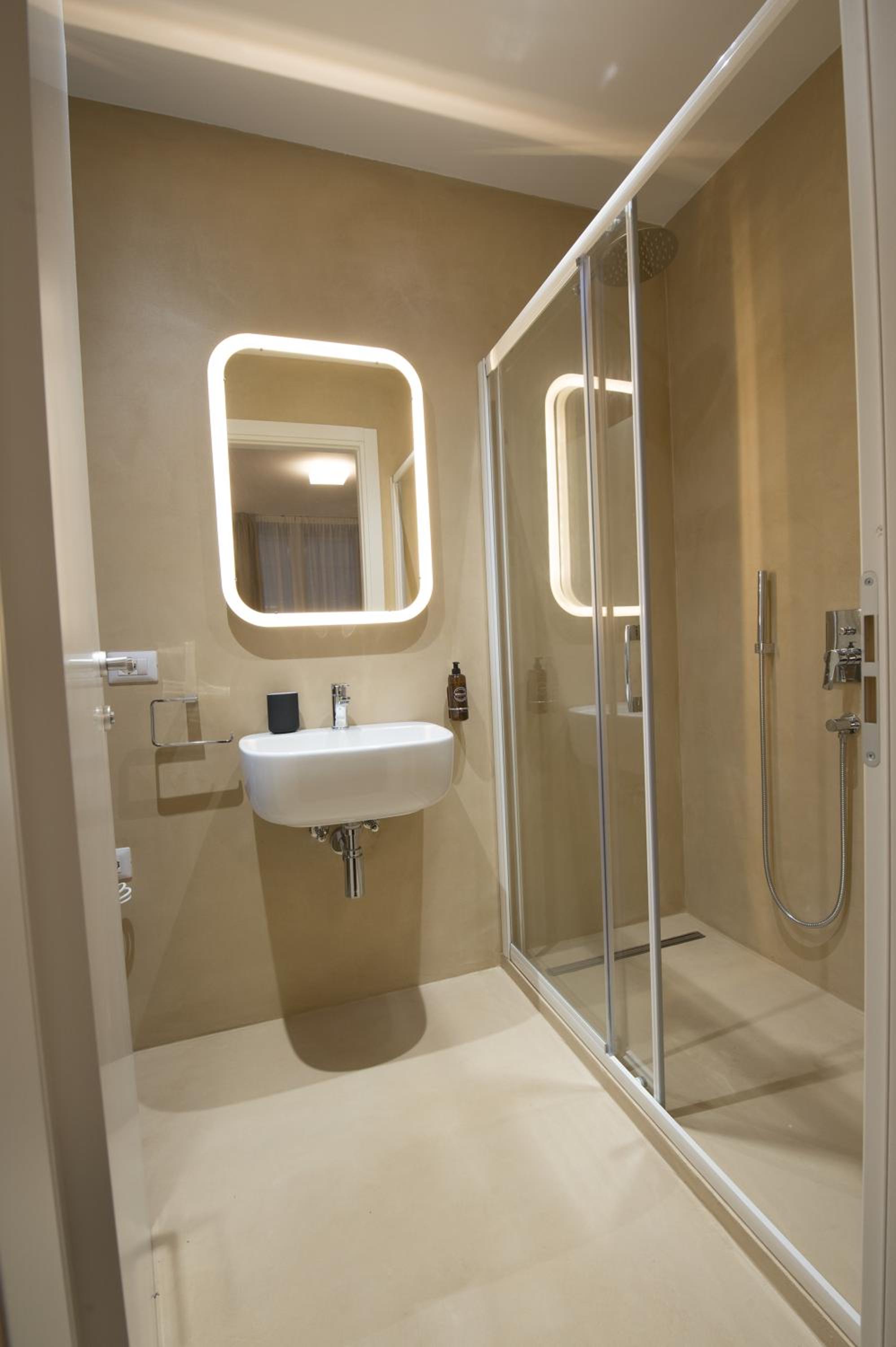 Double or Twin Room photo 3