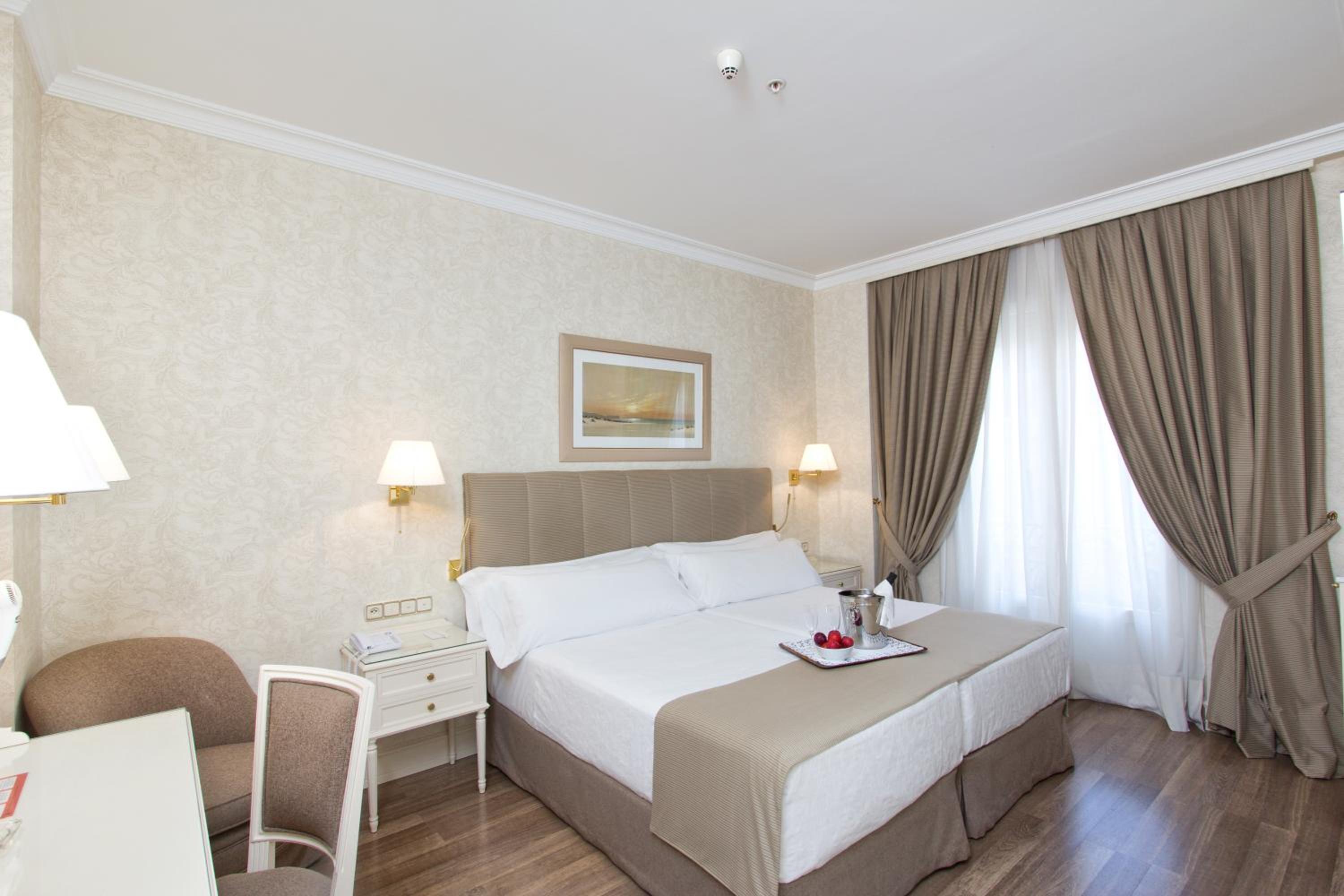 Superior Double or Twin Room photo 3