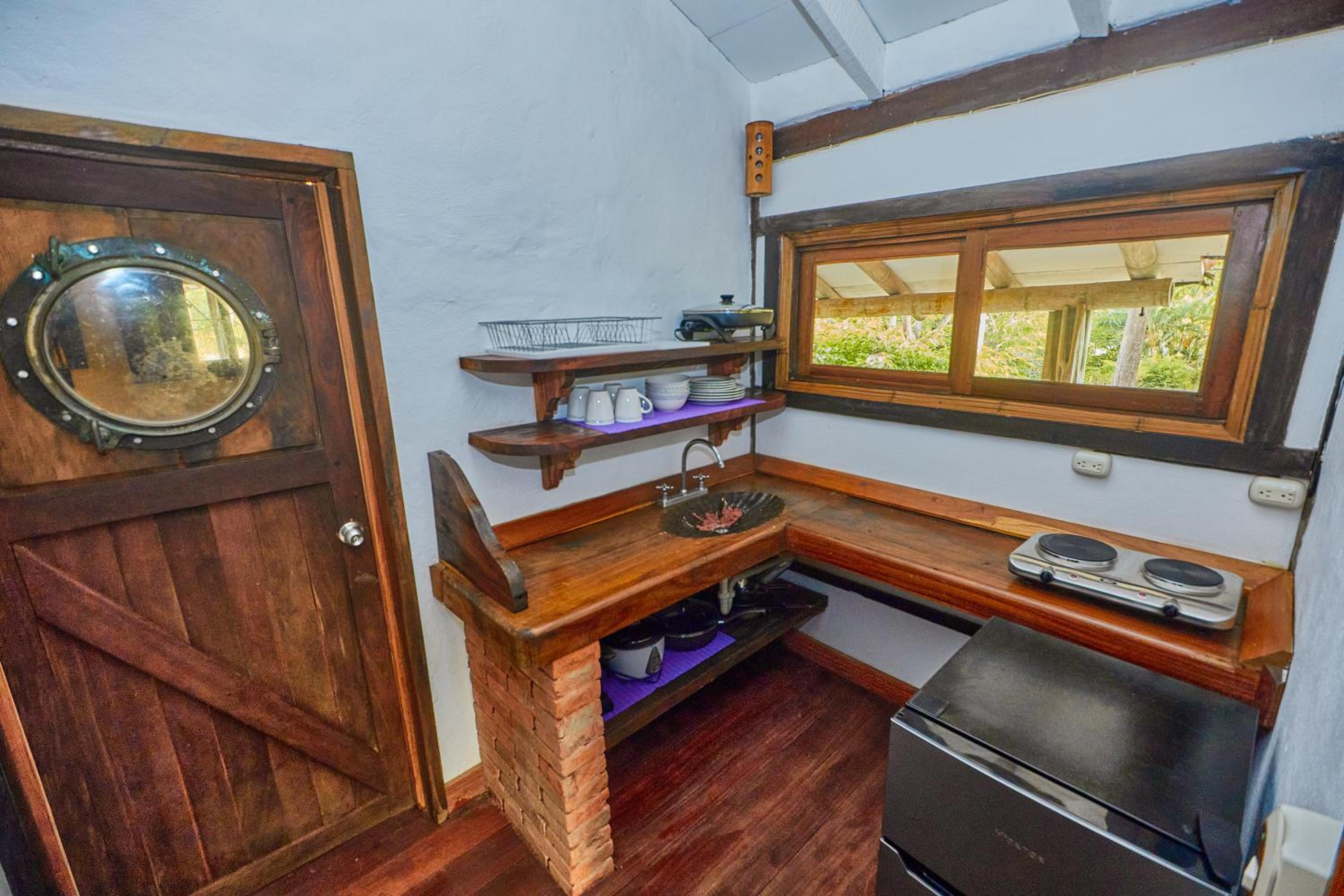 Quadruple Room with Private Bathroom photo 2