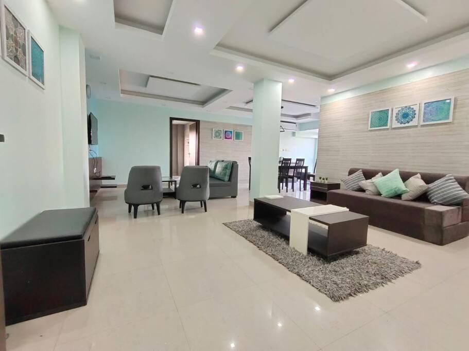 Two-Bedroom Apartment with Balcony photo 3