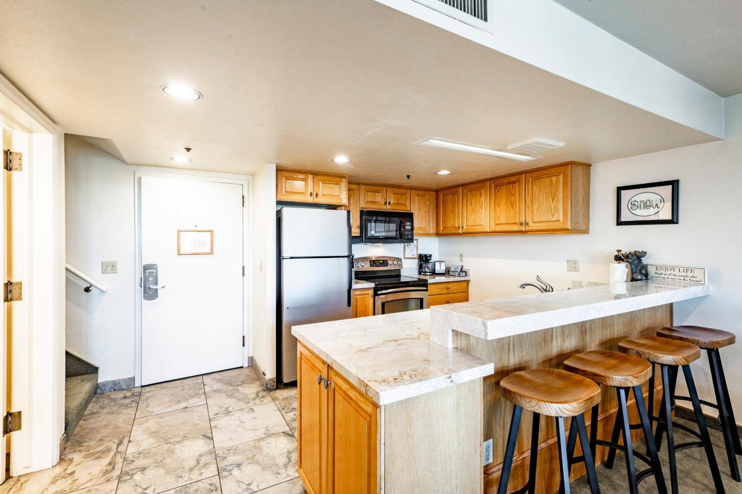 3 Bedroom Condominium B252 - Photo 9