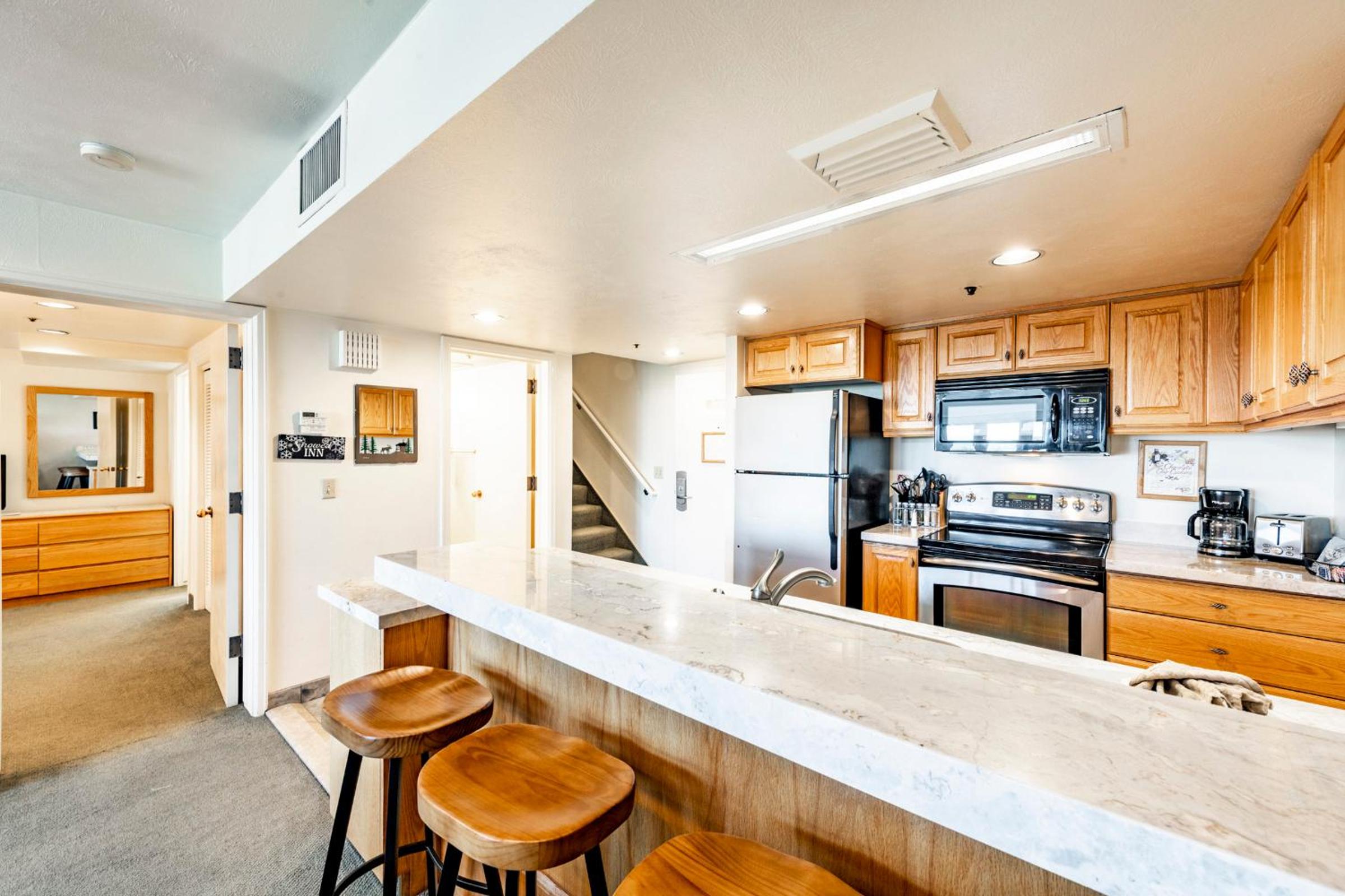 3 Bedroom Condominium B252 - Photo 7
