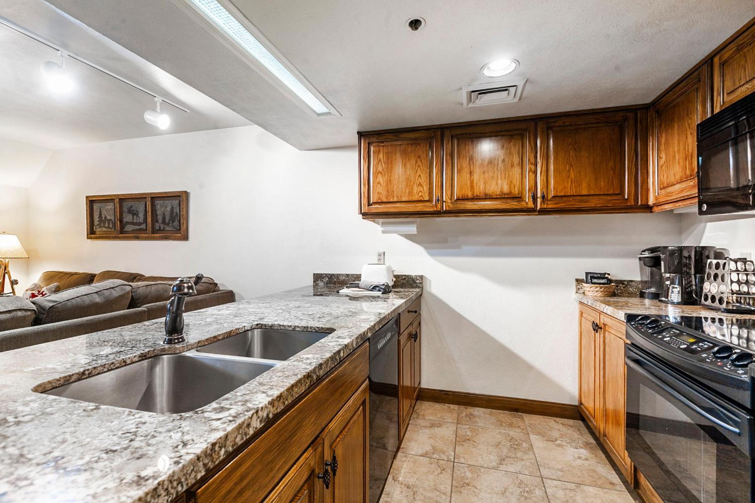 3 Bedroom Condominium B252 - Photo 8
