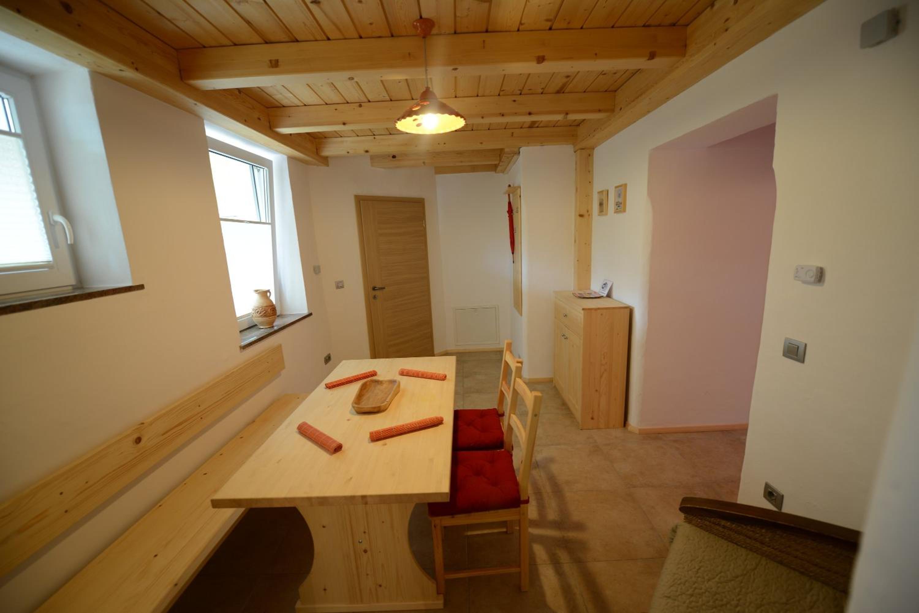 One-Bedroom Apartment - Photo 2