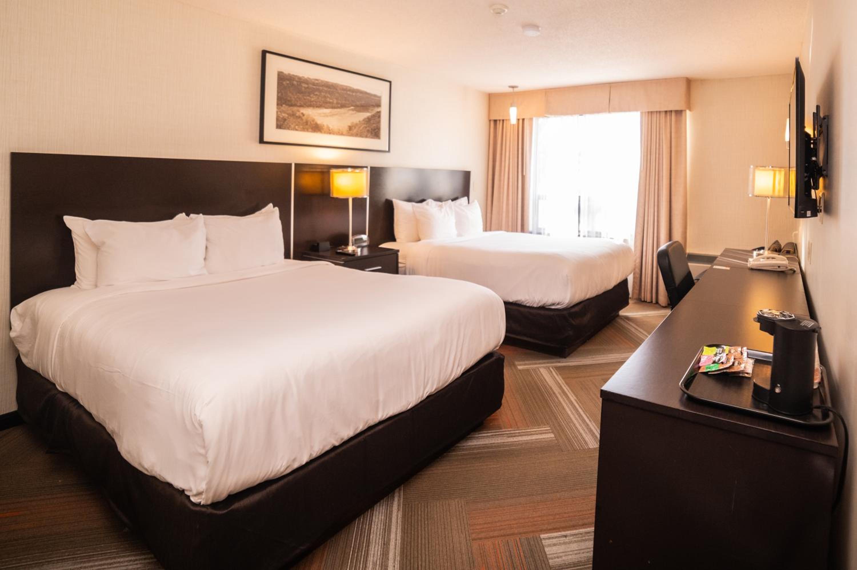 Double Room with Two Double Beds - Non-Smoking - Photo 3