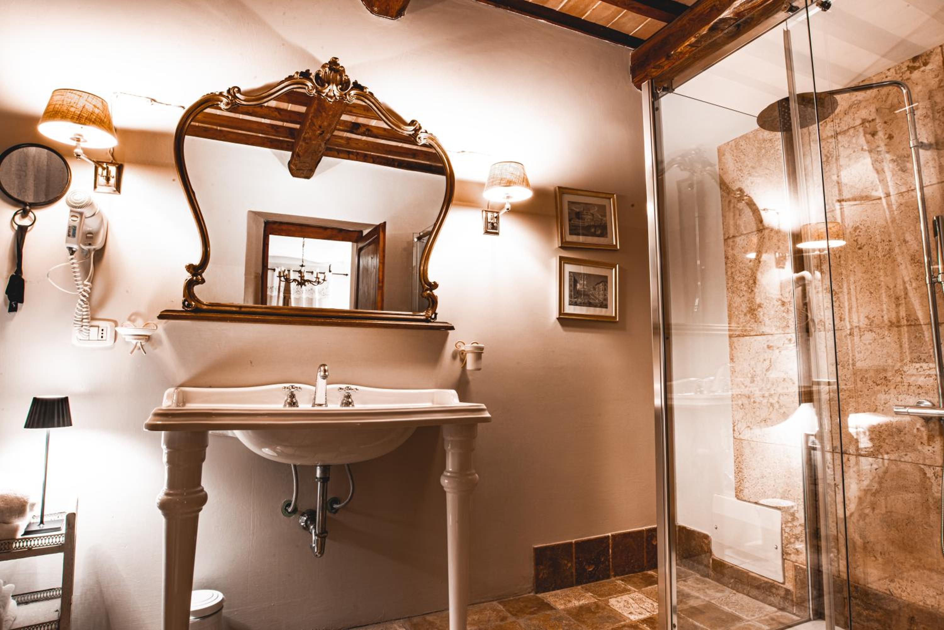 Deluxe Double Room with Spa Access - Photo 3