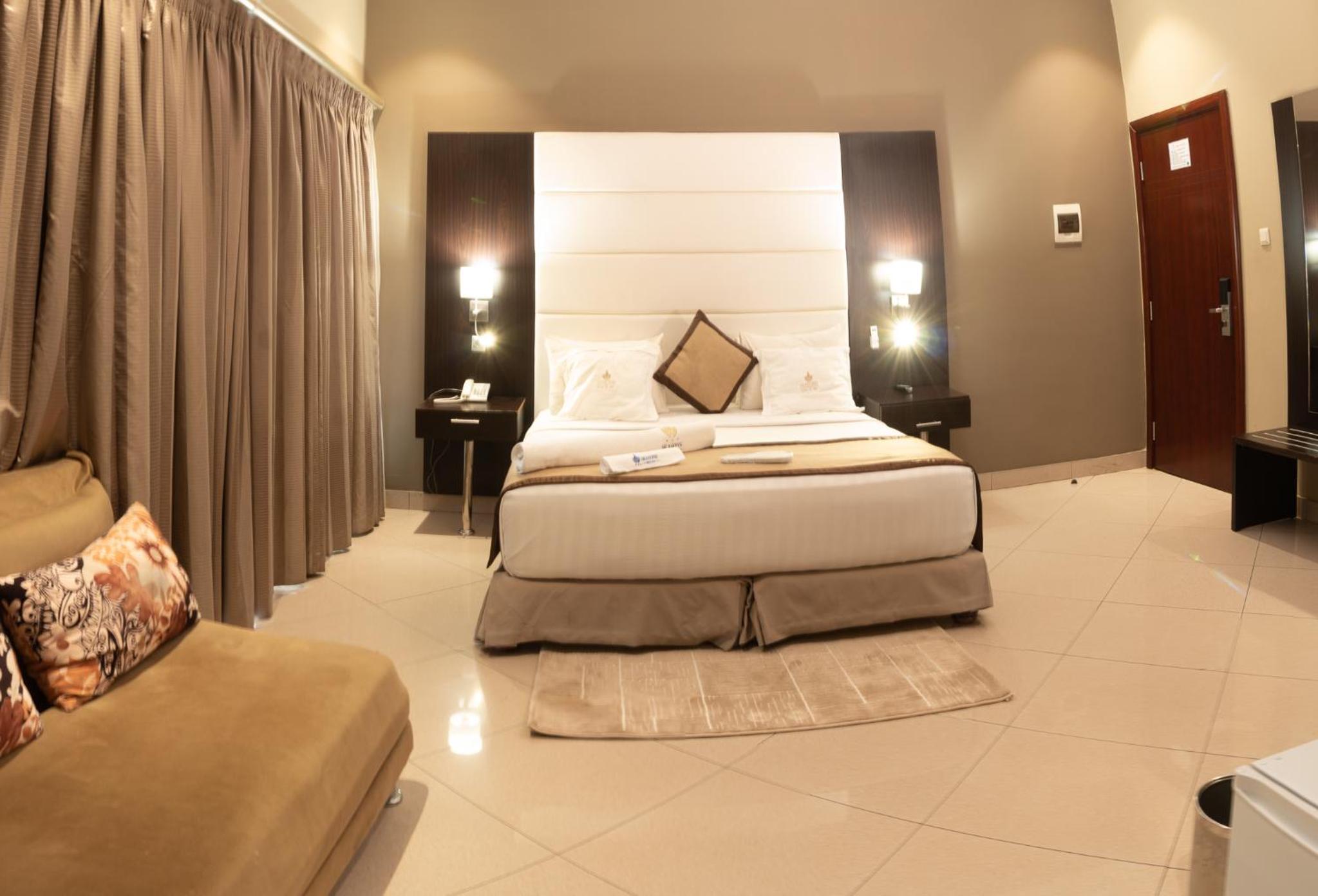 Deluxe Suite