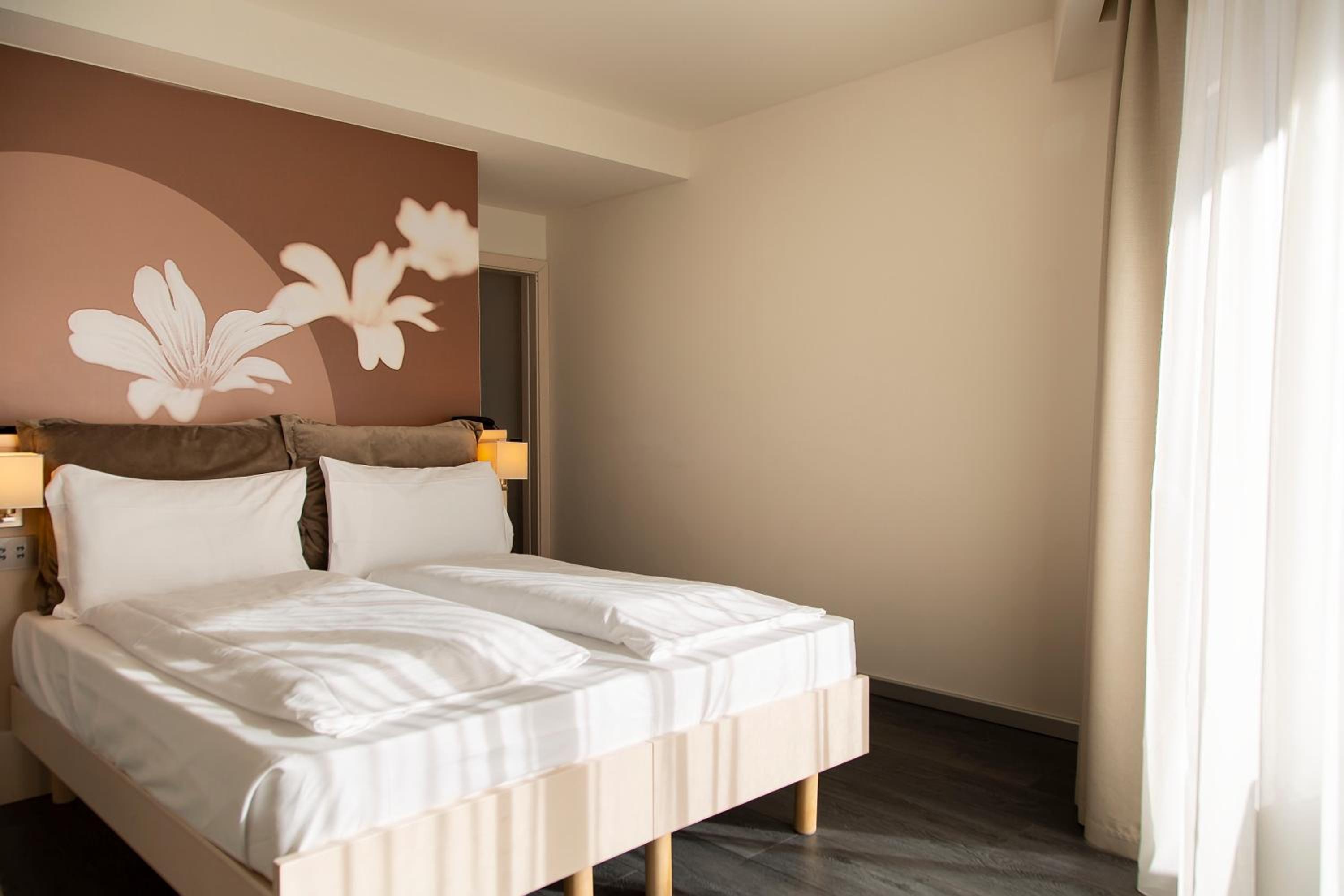 Suite - Photo 5