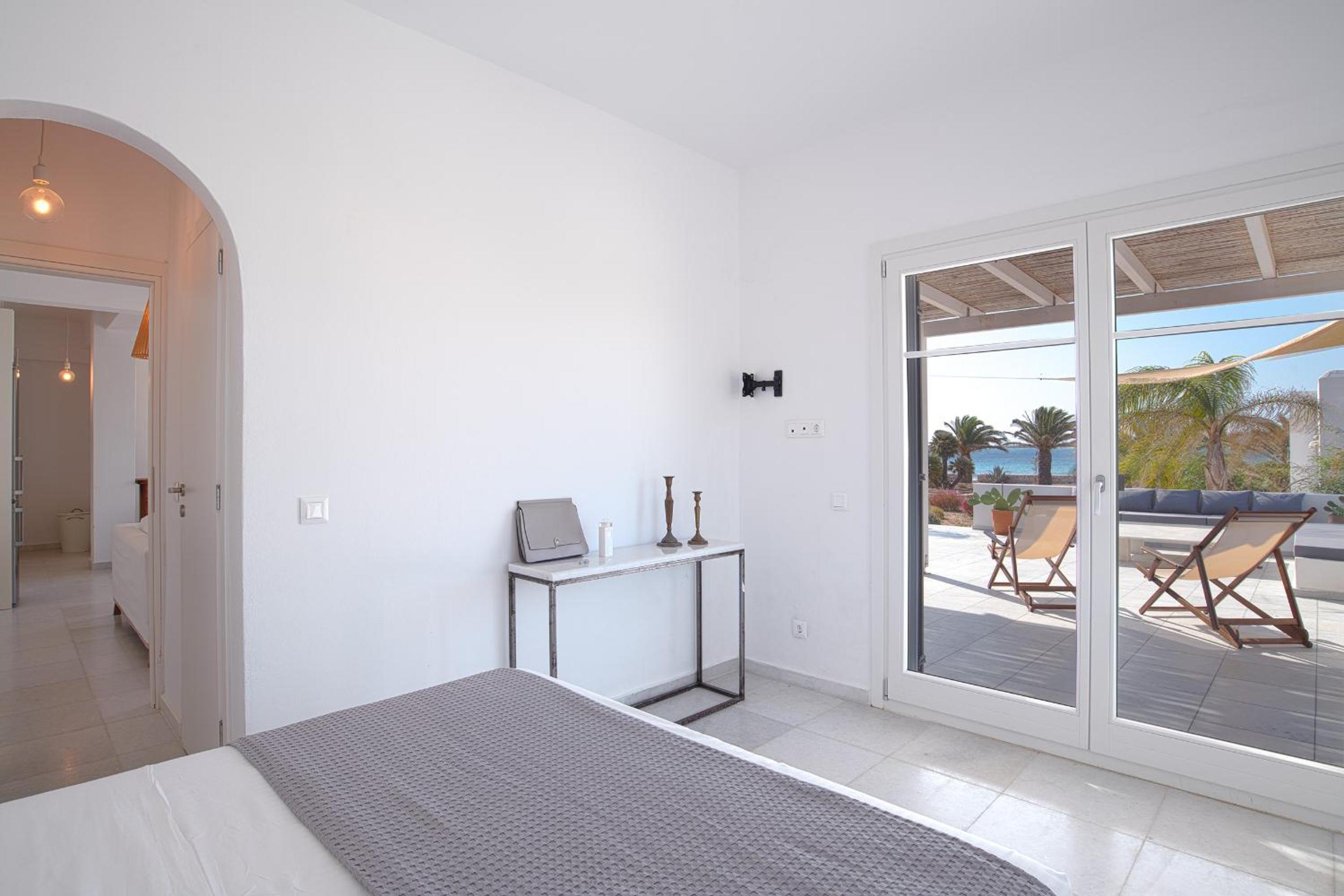 Three-Bedroom Villa photo 3