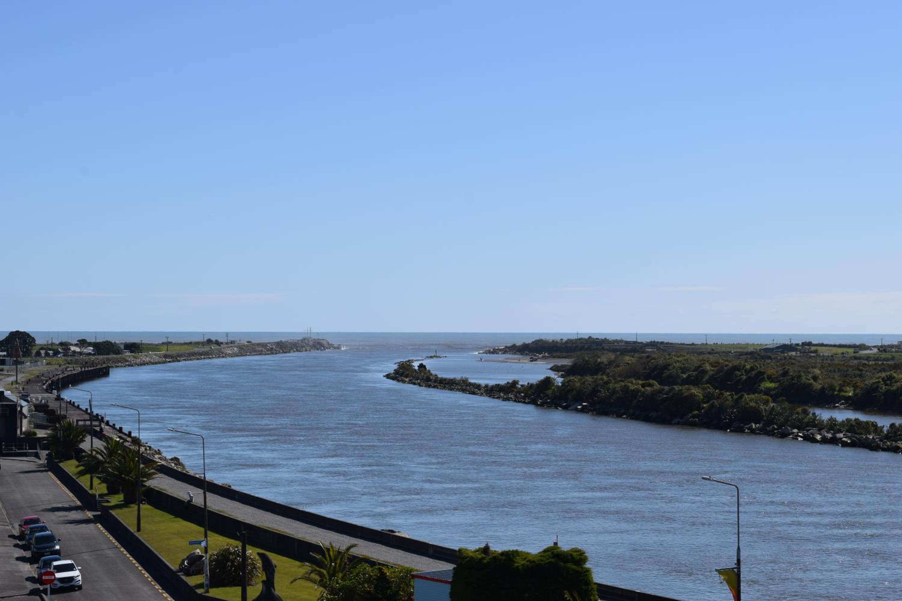 Superior King Room with River View - Photo 6