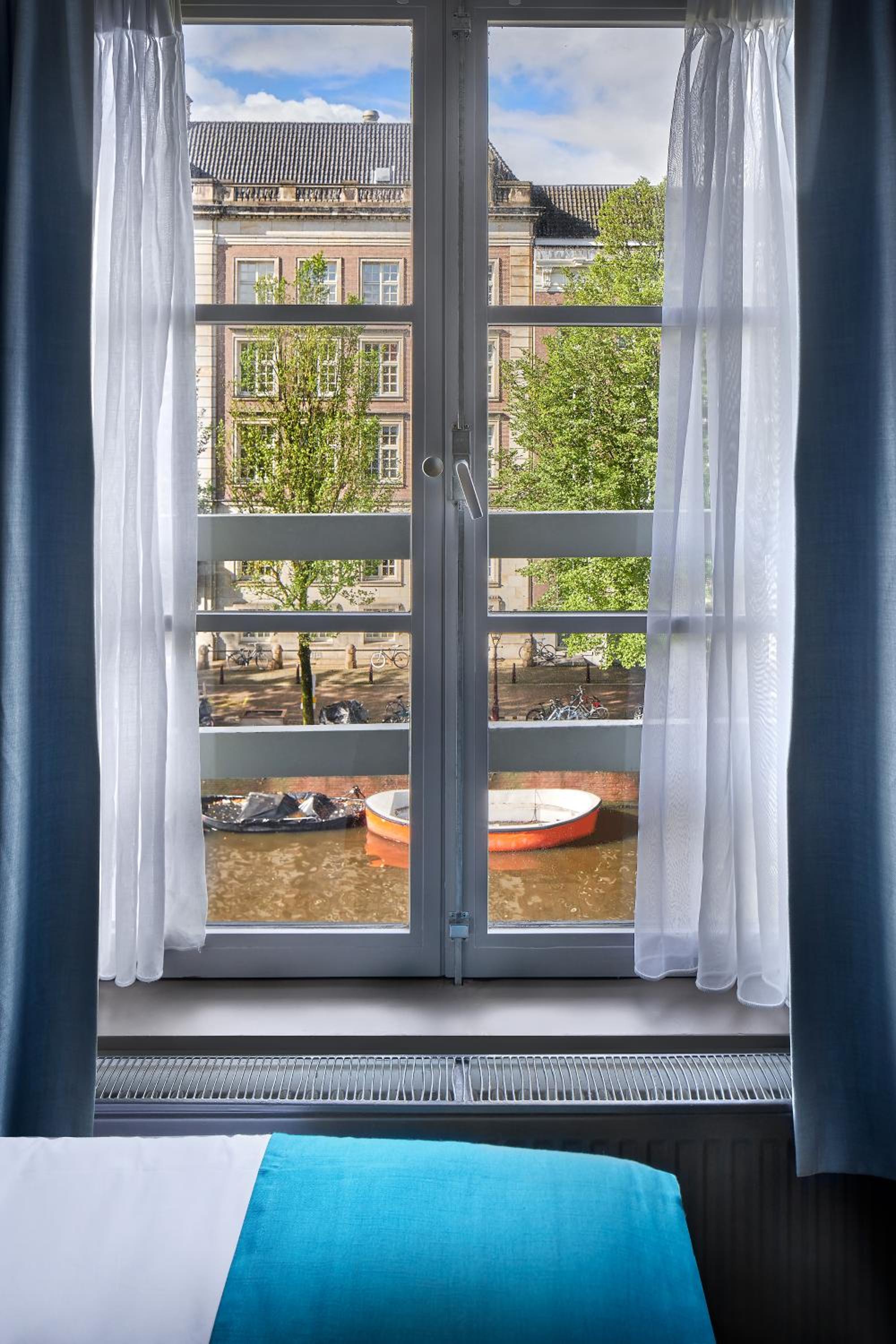Superior Double with Canal View photo 3