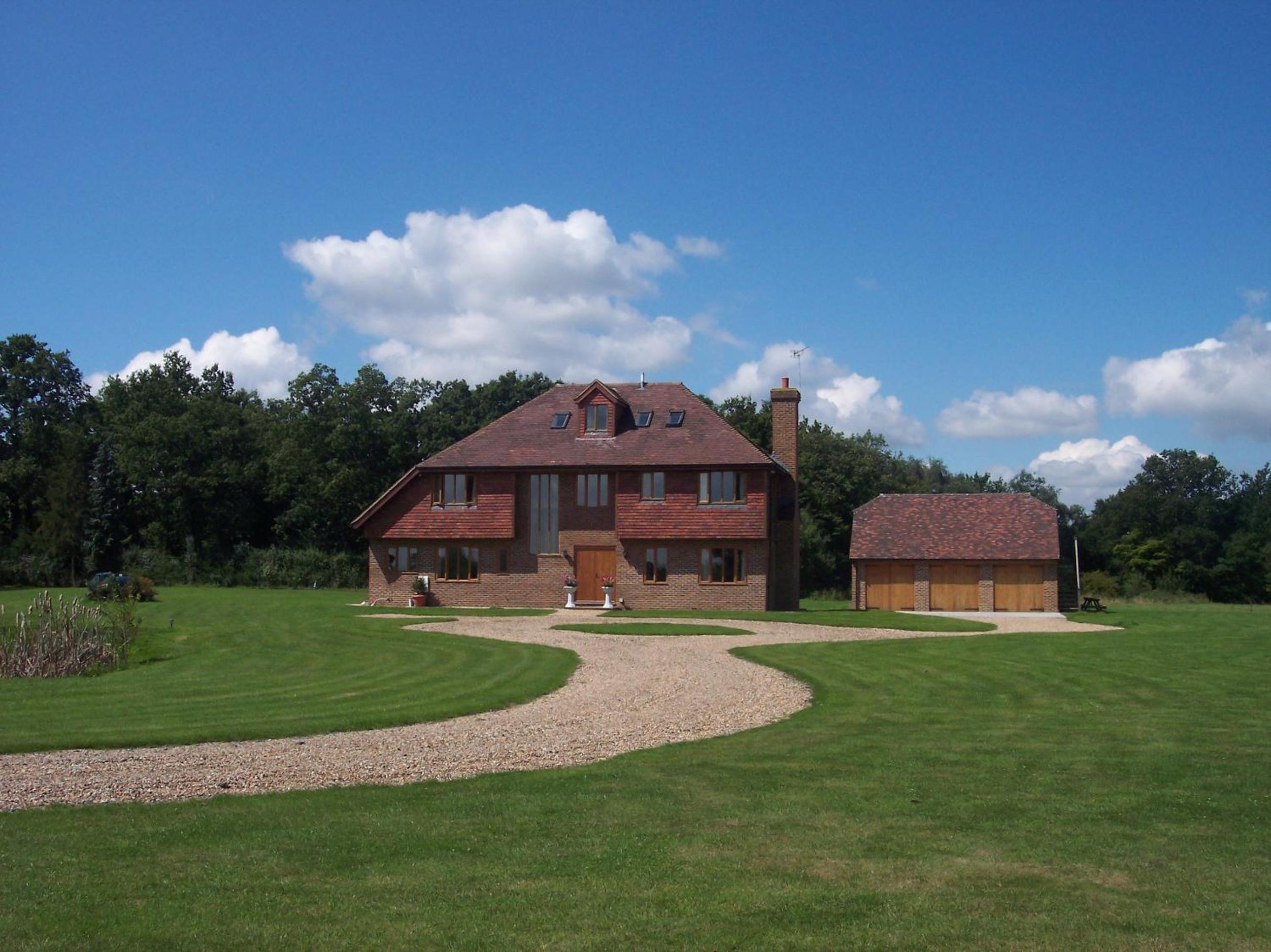 Seven-Bedroom House photo 1