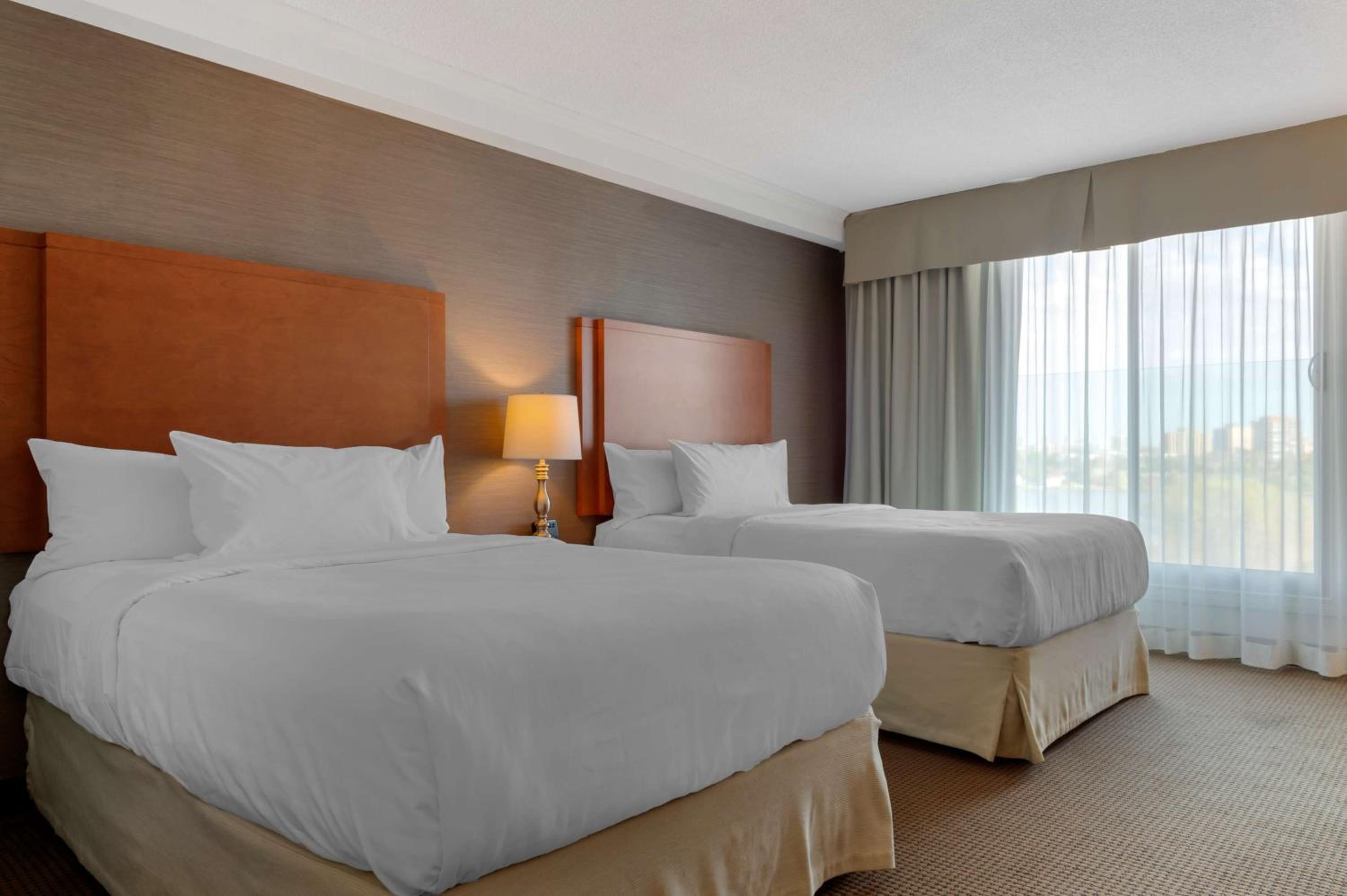 Double Room with Two Double Beds and River View - Photo 1