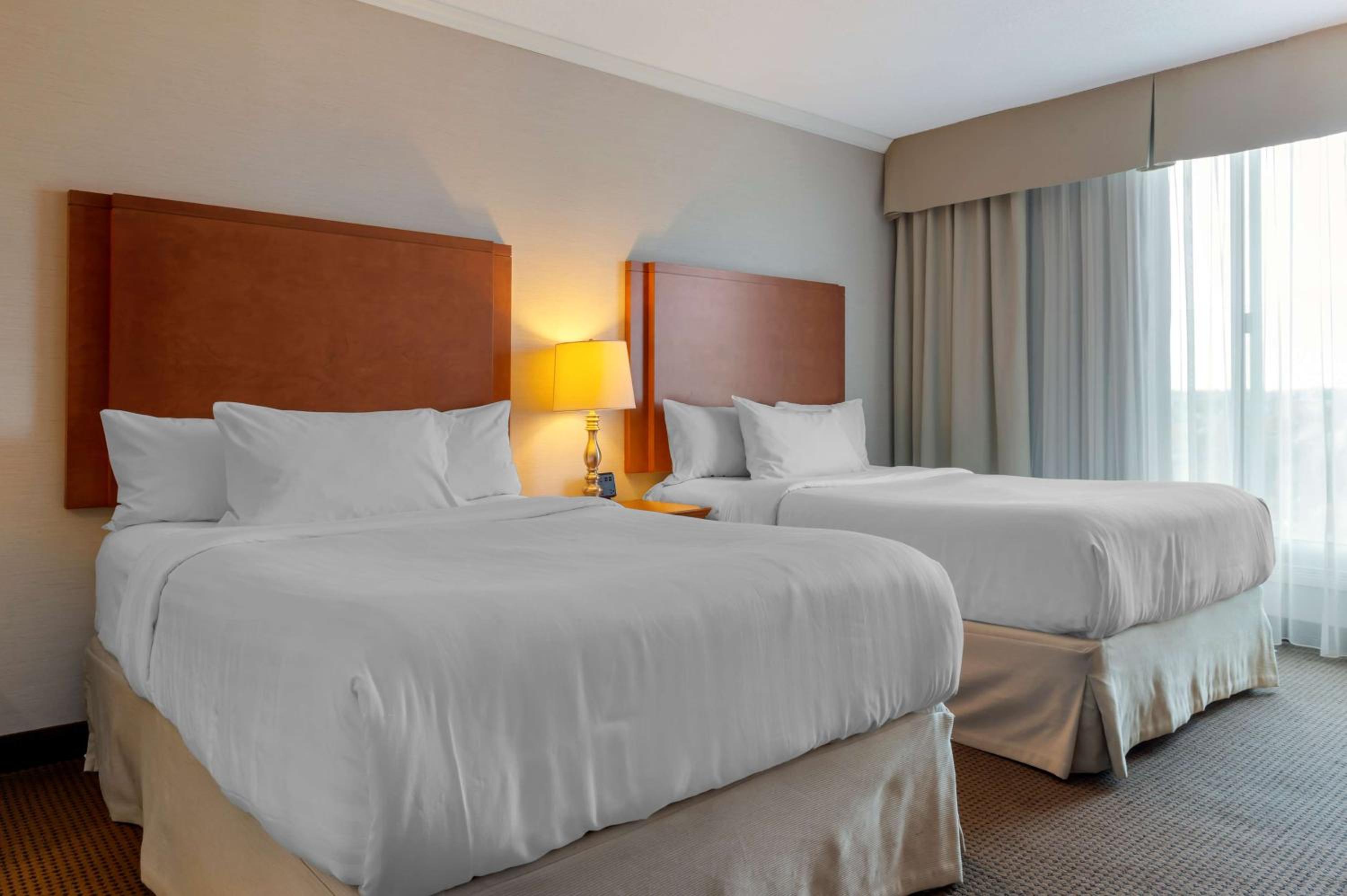 Double Room with Two Double Beds and River View - Photo 2