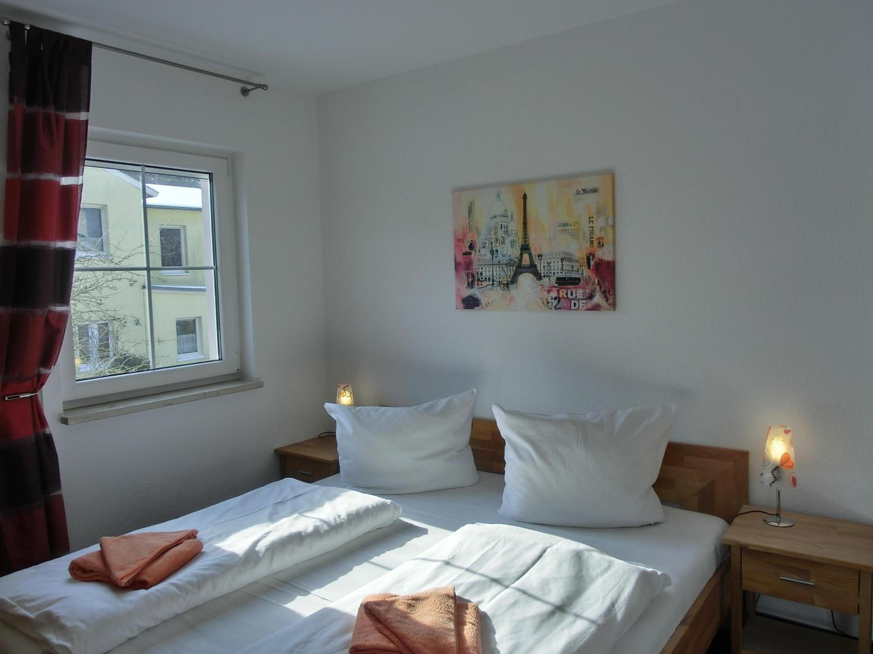 Apartment with Balcony photo 3