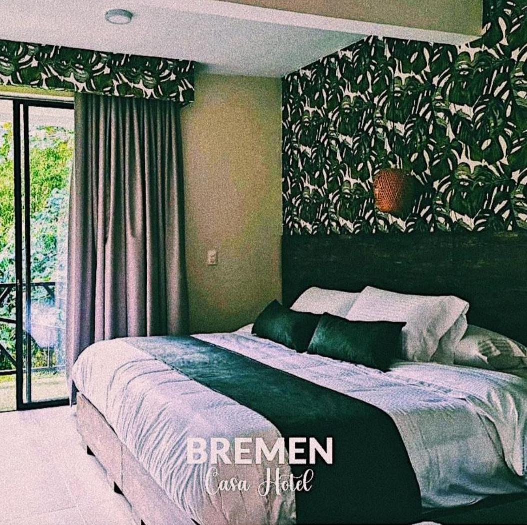 Triple Room with Balcony - Photo 11