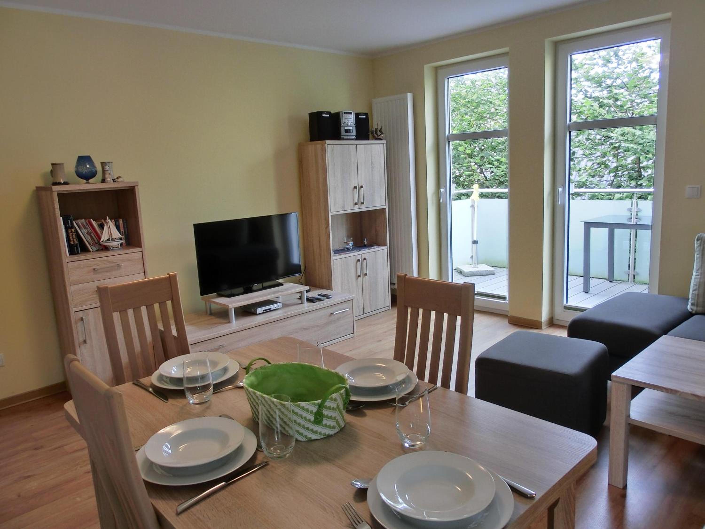 Apartment with Balcony photo 3