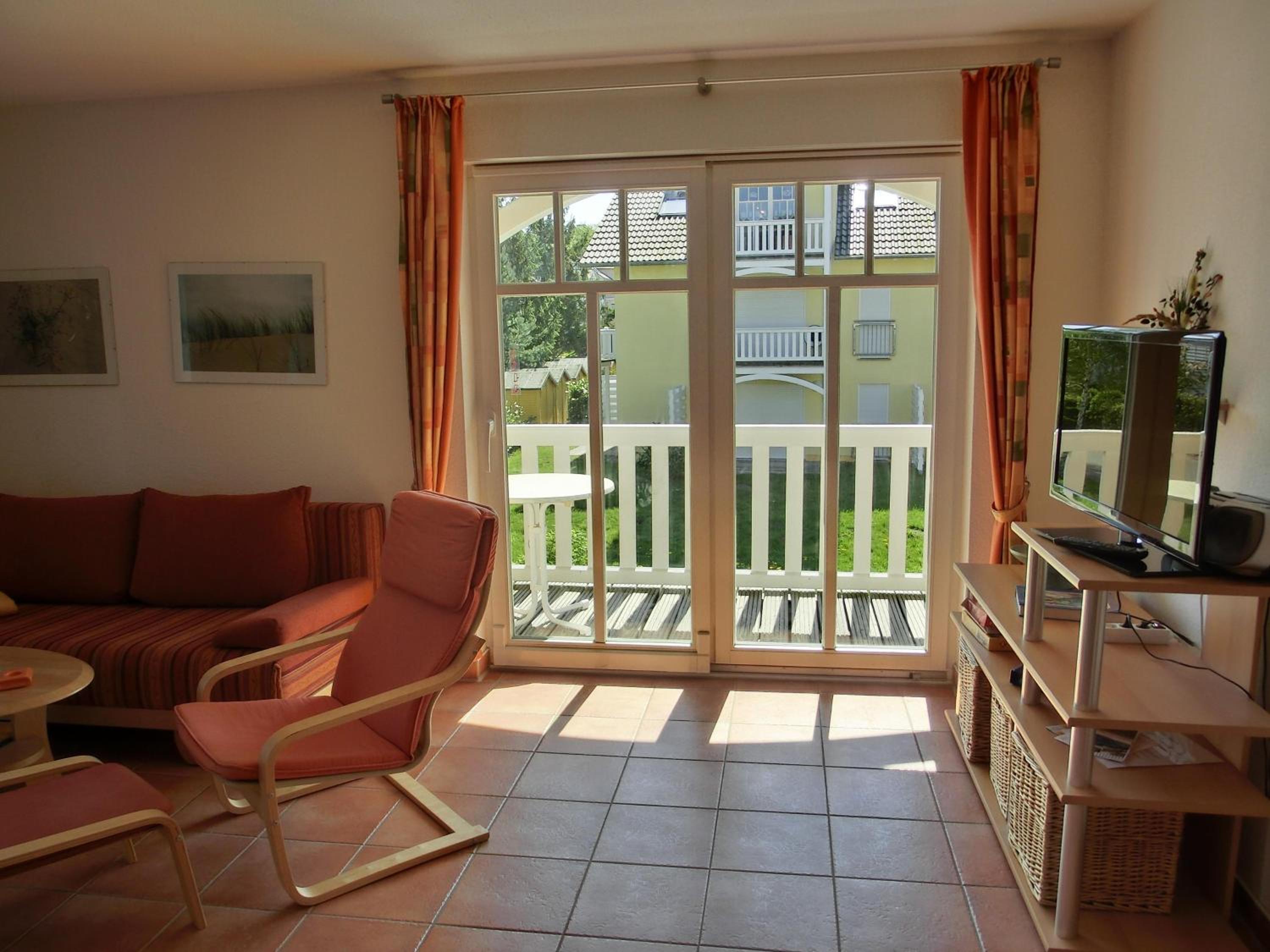 Apartment with Balcony photo 2