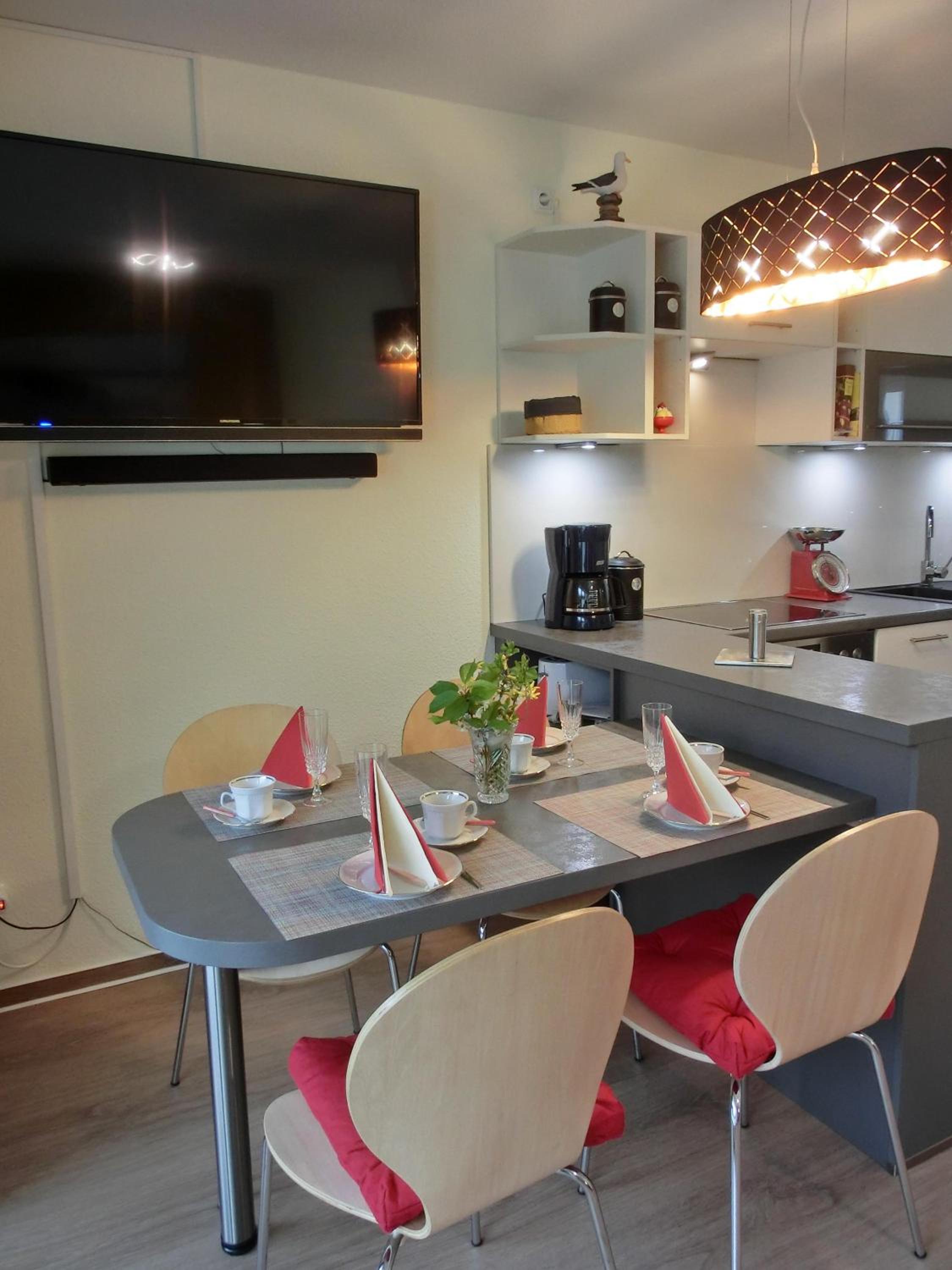 Apartment with Terrace photo 3