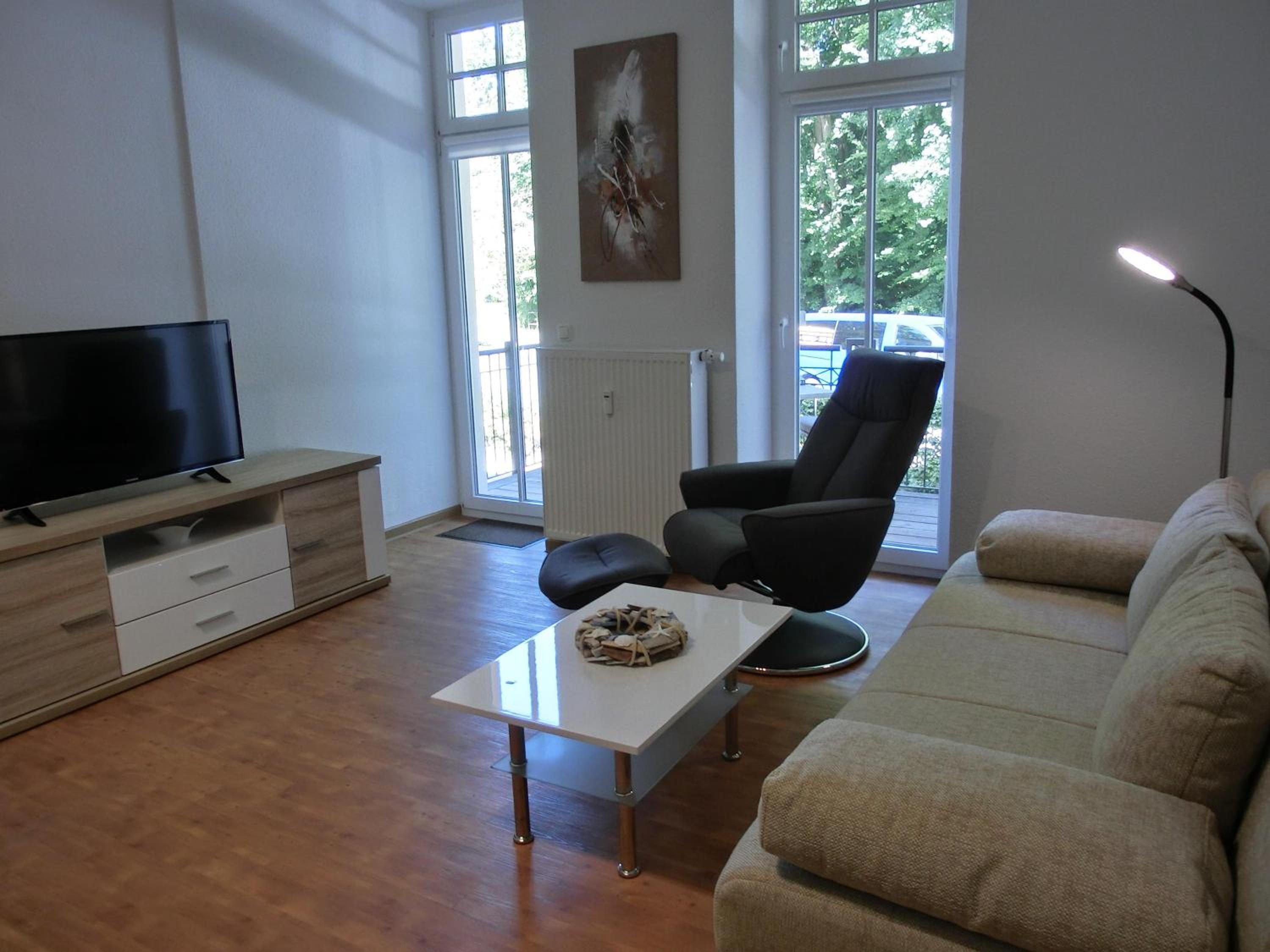 Apartment with Balcony photo 1