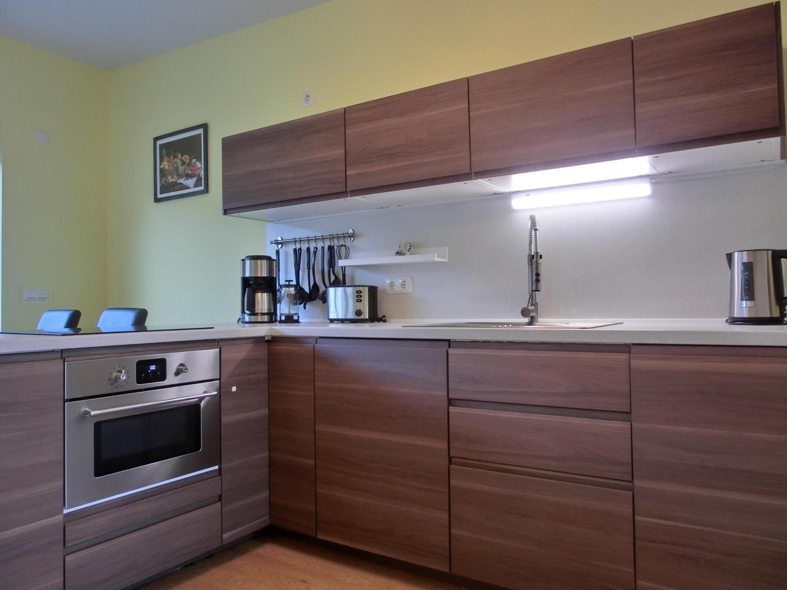 Apartment with Balcony photo 3