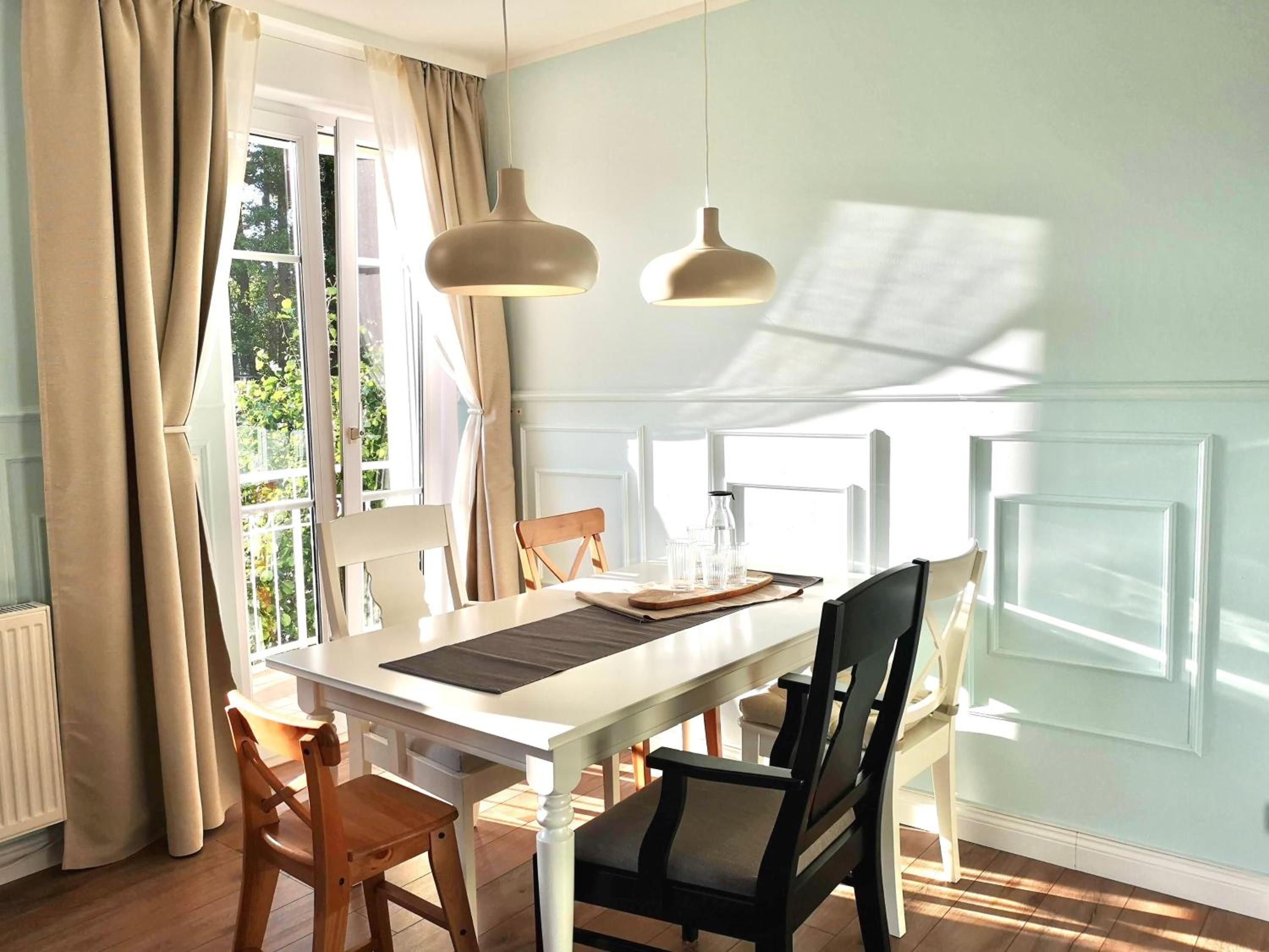 Apartment with Balcony photo 3