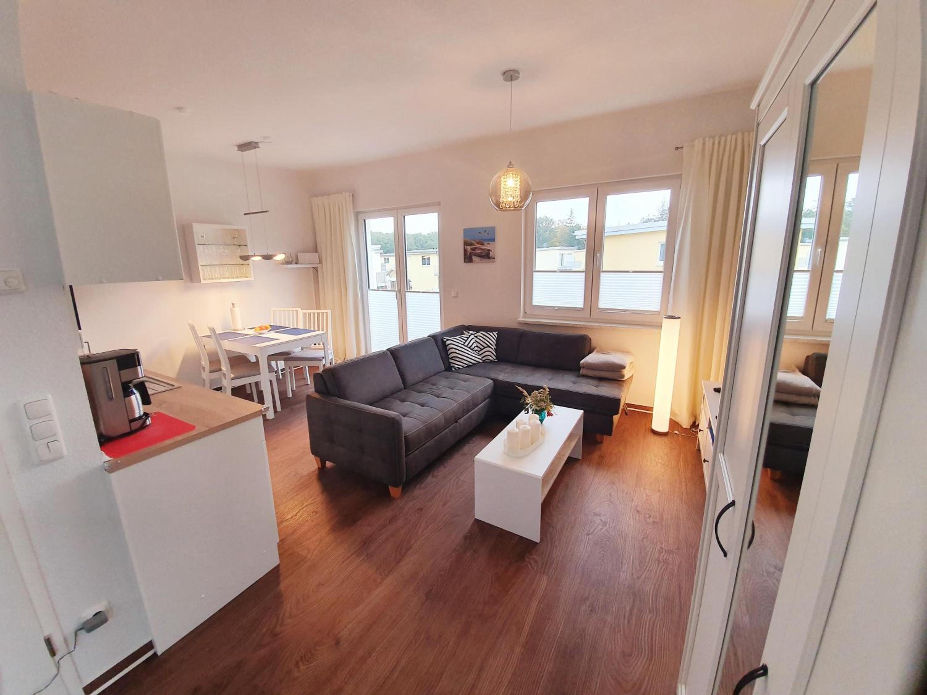 Apartment with Balcony photo 1