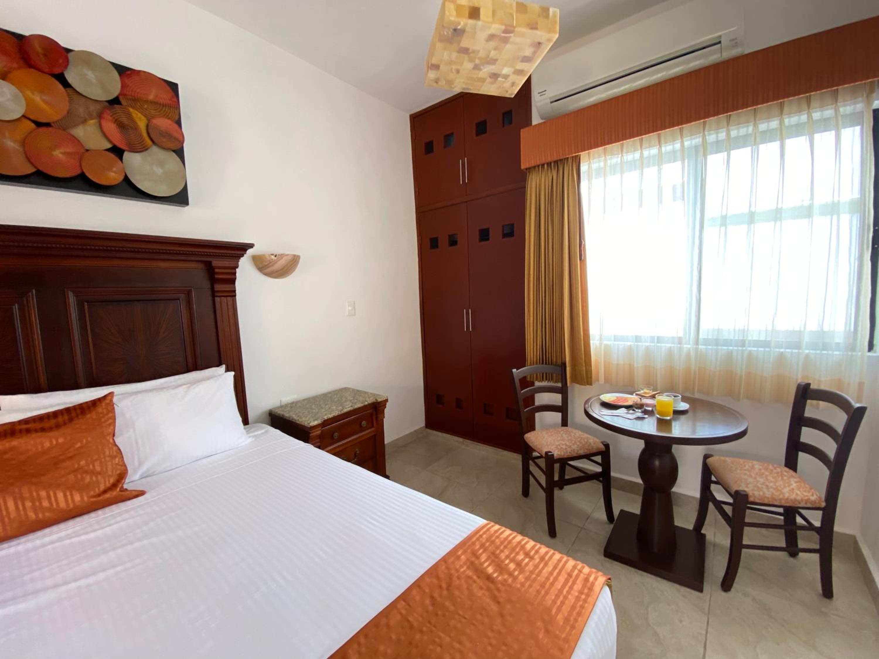 Deluxe King Room - Photo 40