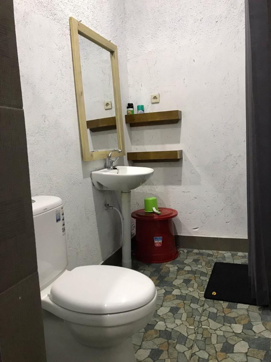 Single Room with Private Bathroom photo 3