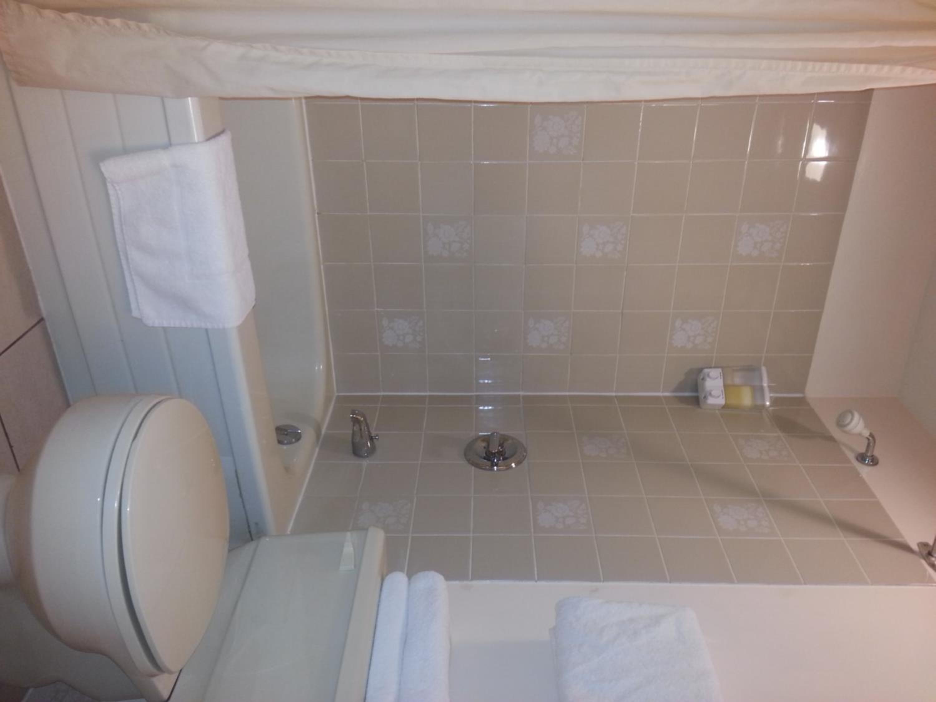 Two Queen Bed room photo 2