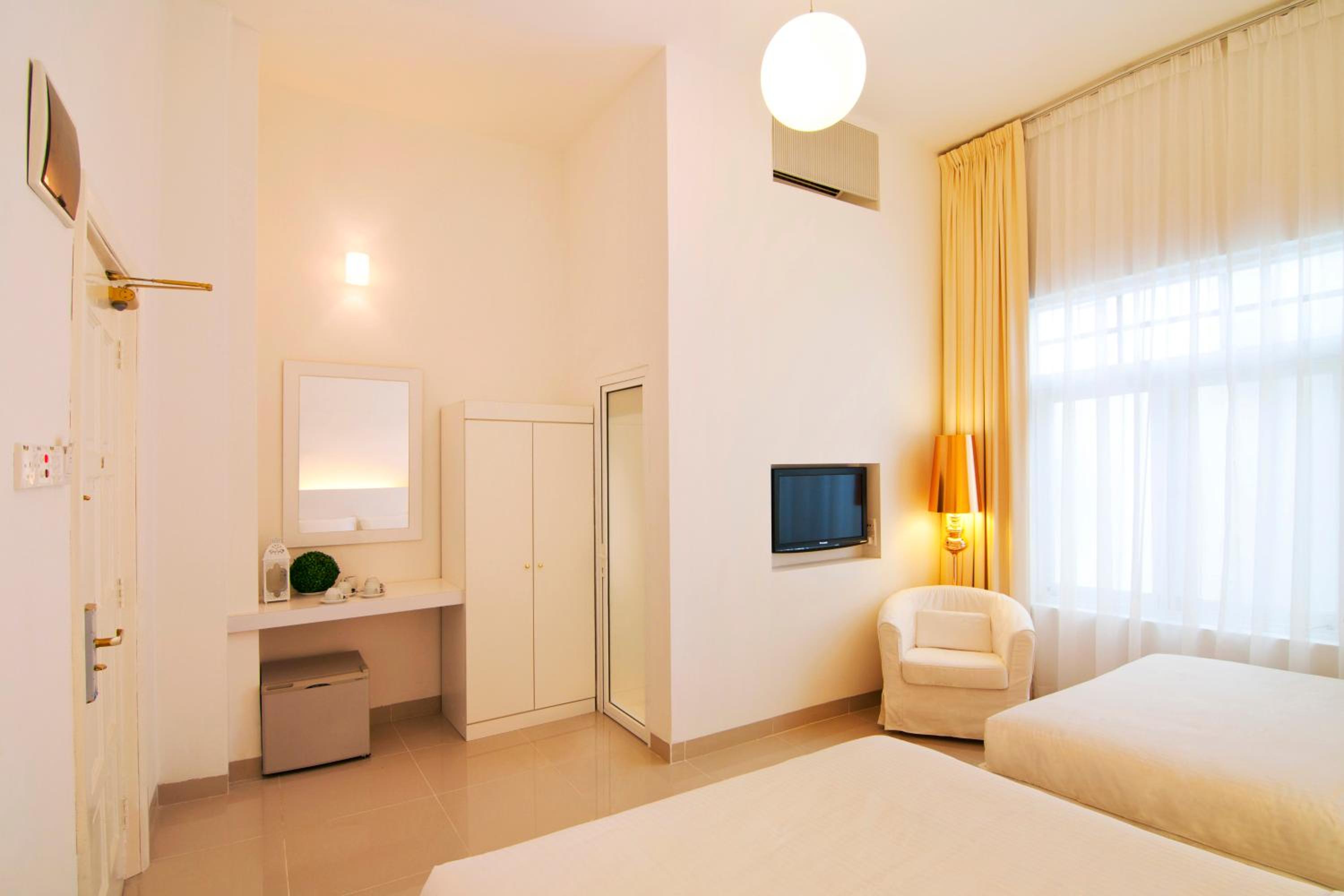 Deluxe Family Room - Photo 3