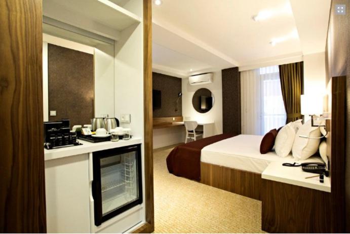 Large Double Room photo 2